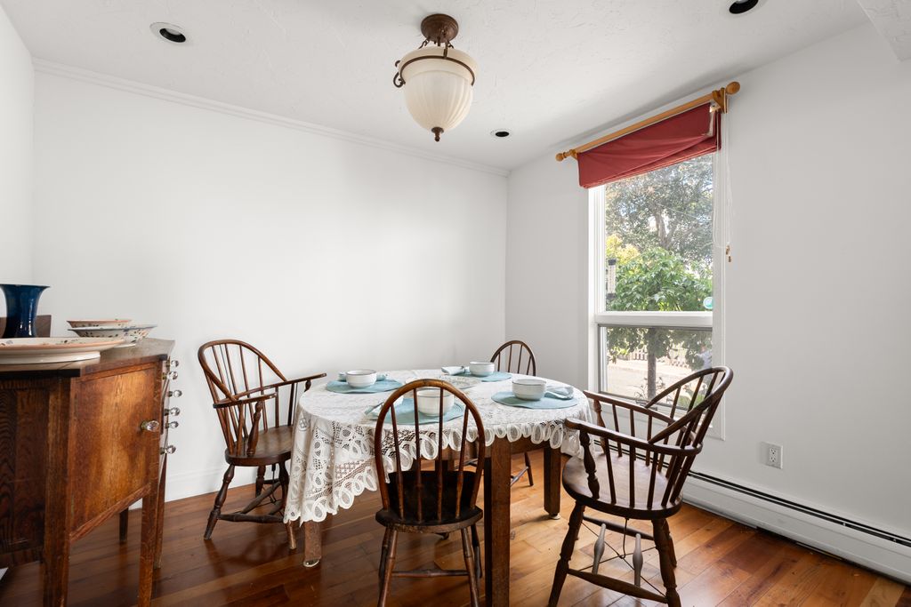 23 Thomas St-25