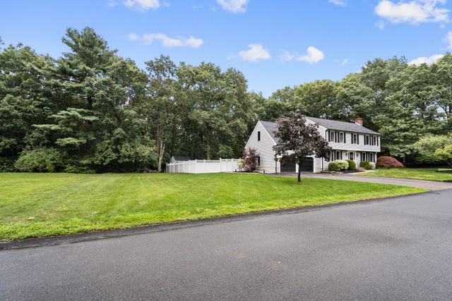 8 Beaverbrook Lane Walpole-04