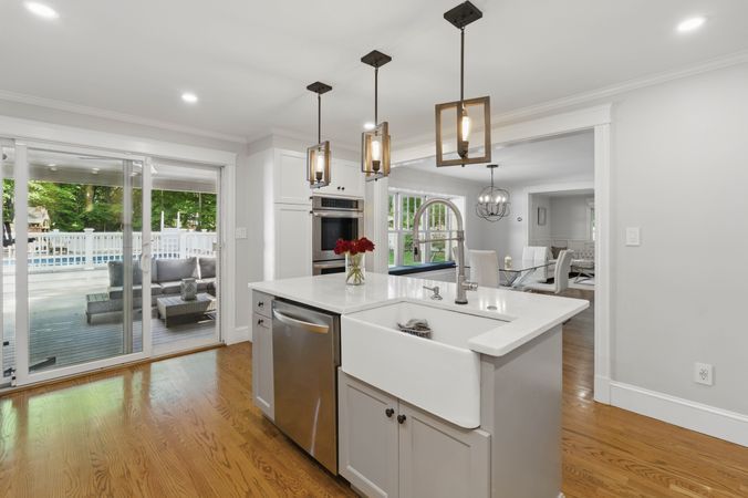 290 Lyman Rd-29