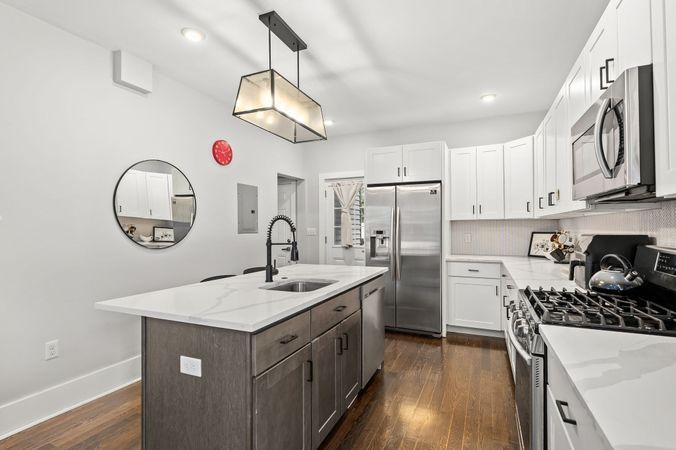 145 Whitfield St-25