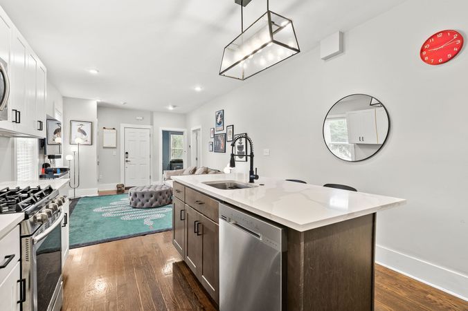 145 Whitfield St-26