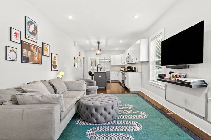 145 Whitfield St-21