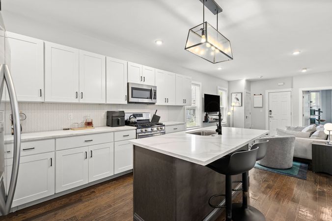145 Whitfield St-22