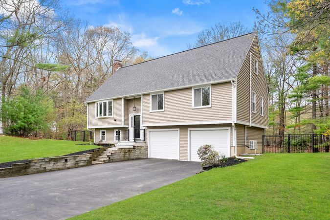 22-Longmeadow-01