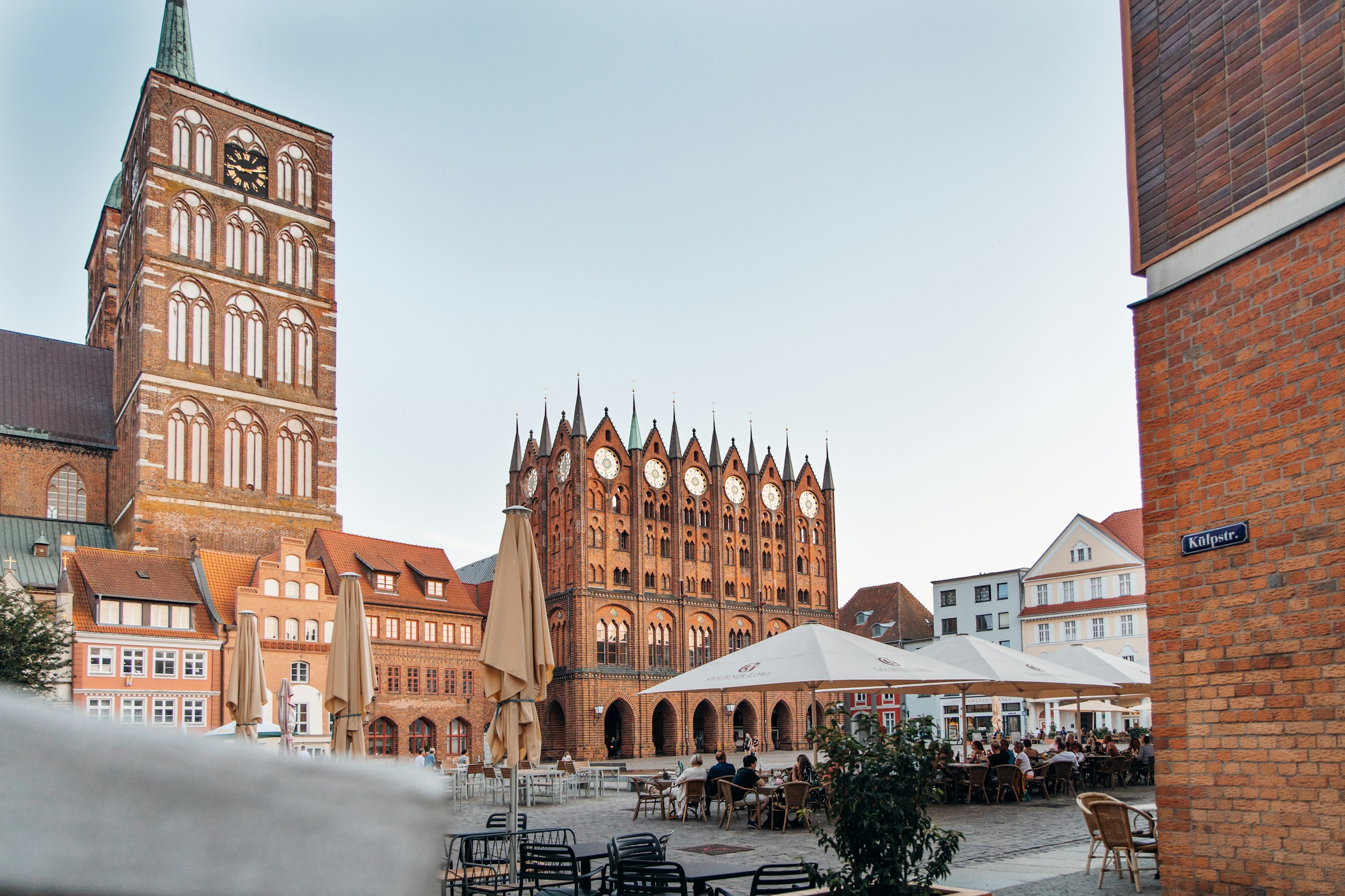 3 unterschätzte Hansestädte, die du auf dem Schirm haben solltest