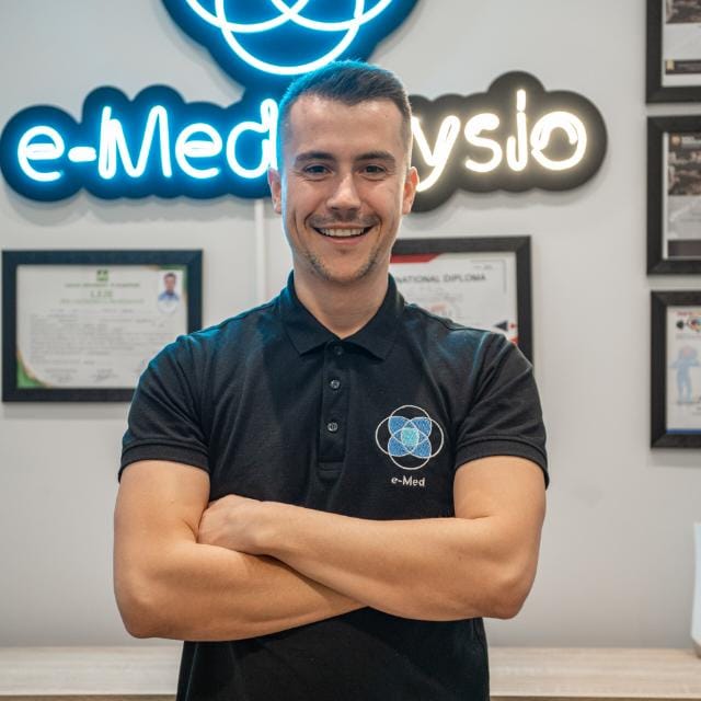 Fizioterapist Ani Xhelili