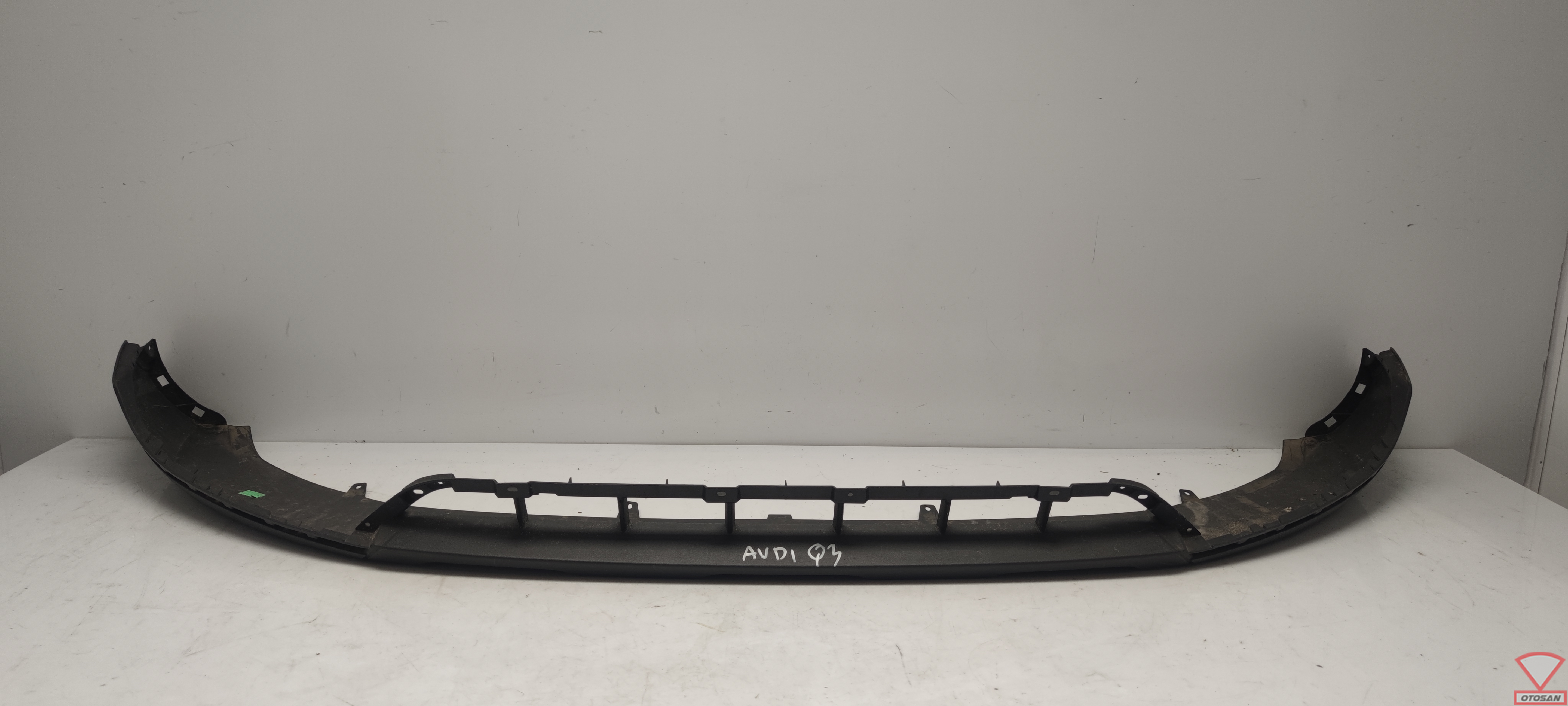 Audi Q3 8U Onderlip voorbumper 2011-2015 8U0807061