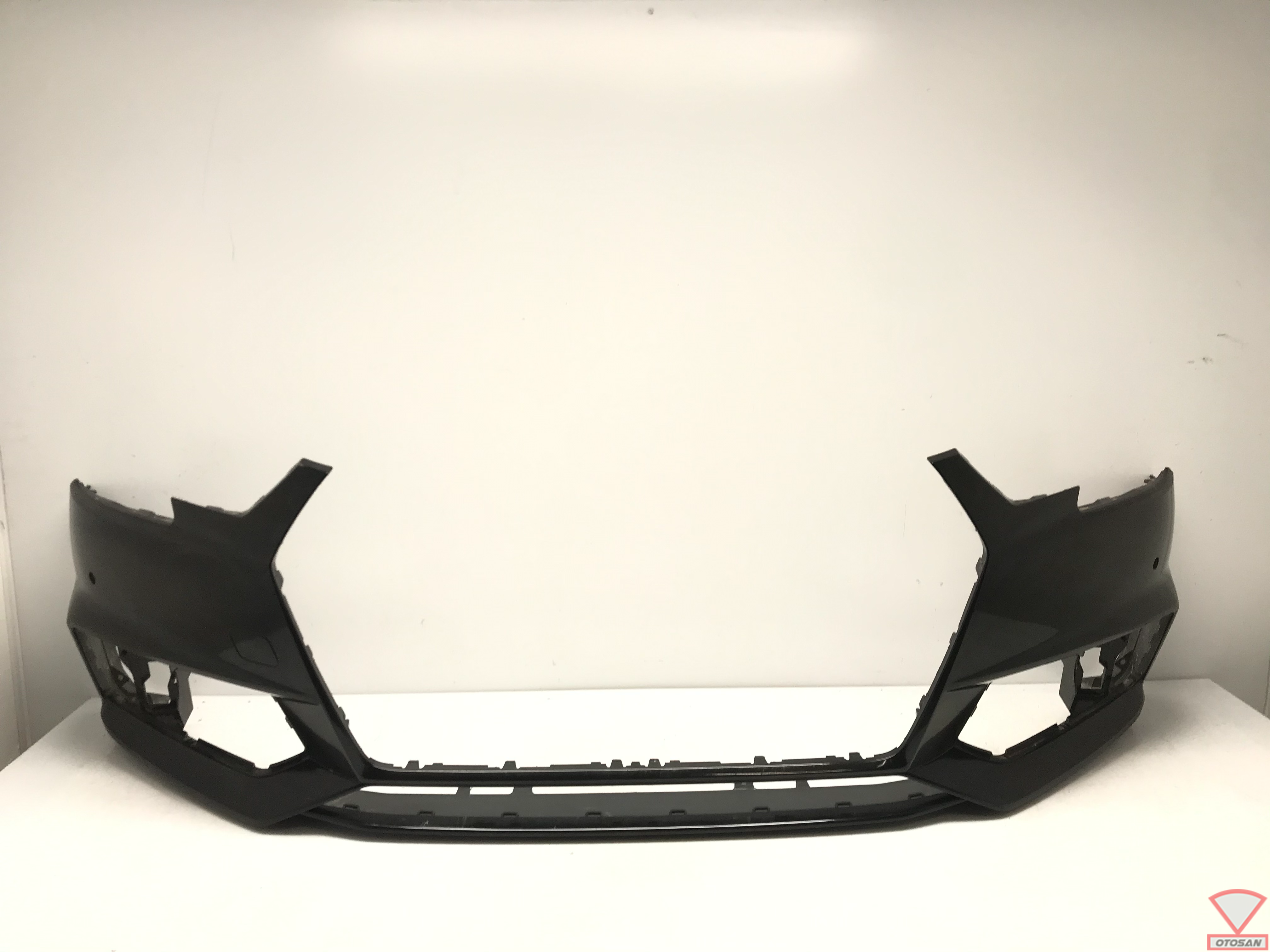 Audi A4 8W Voorbumper Bumper 4xPDC Zwart Metallic Origineel!