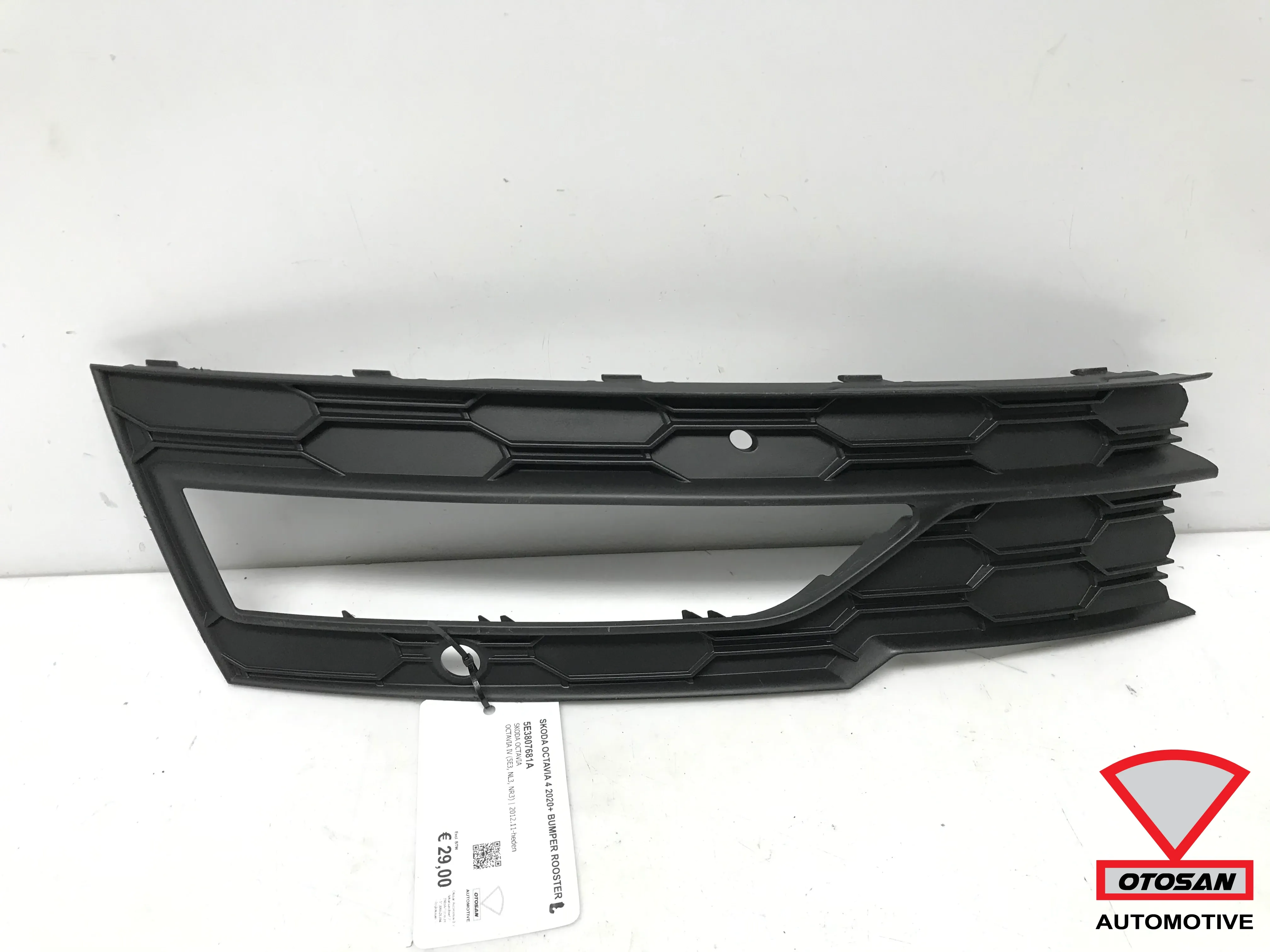 Skoda Octavia 4 2020+ Liens de coq de pare-chocs 5E3807681A