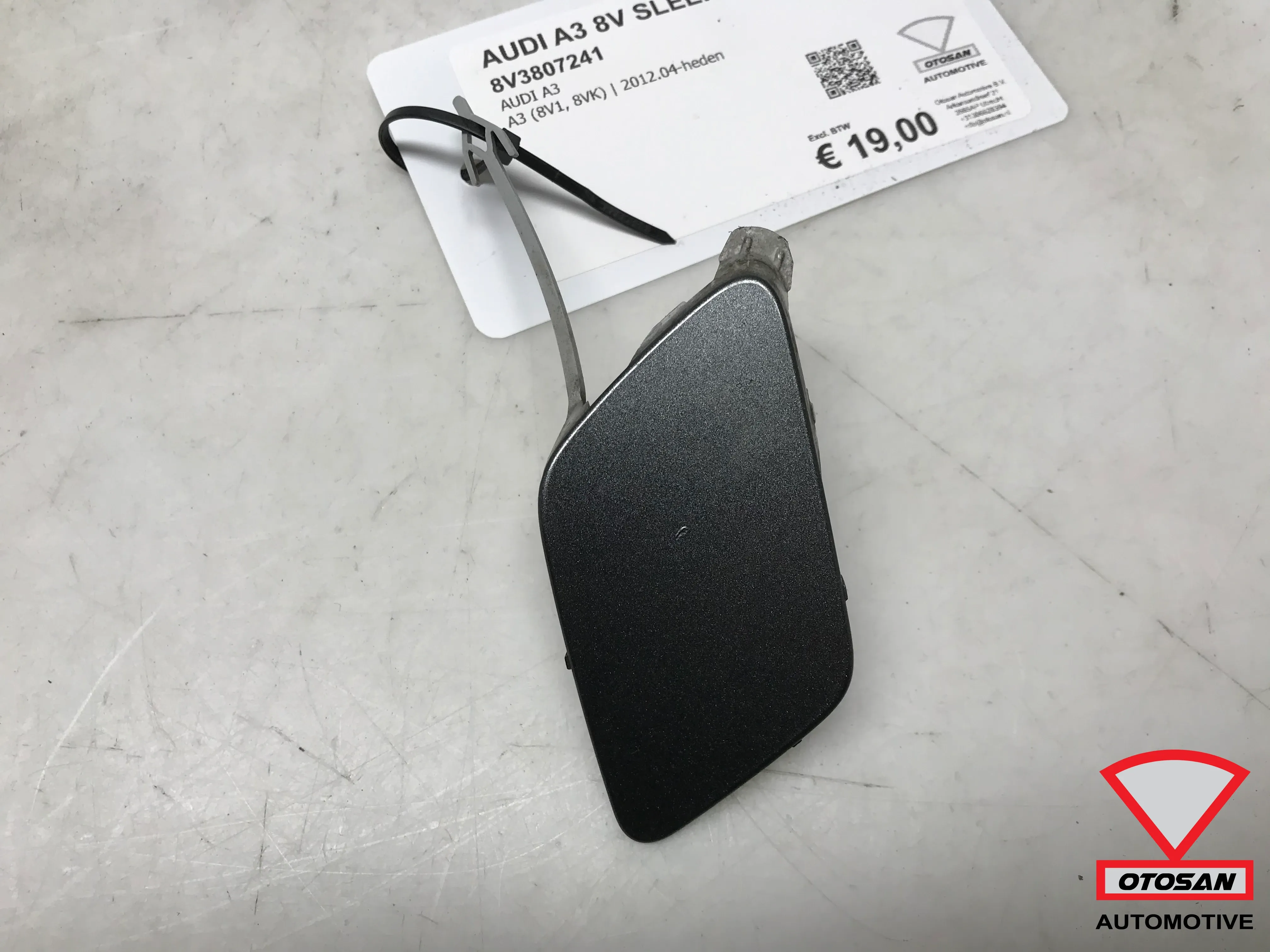 Audi A3 8V Sleepoog Kap Voorbumper S-Line 8V3807241