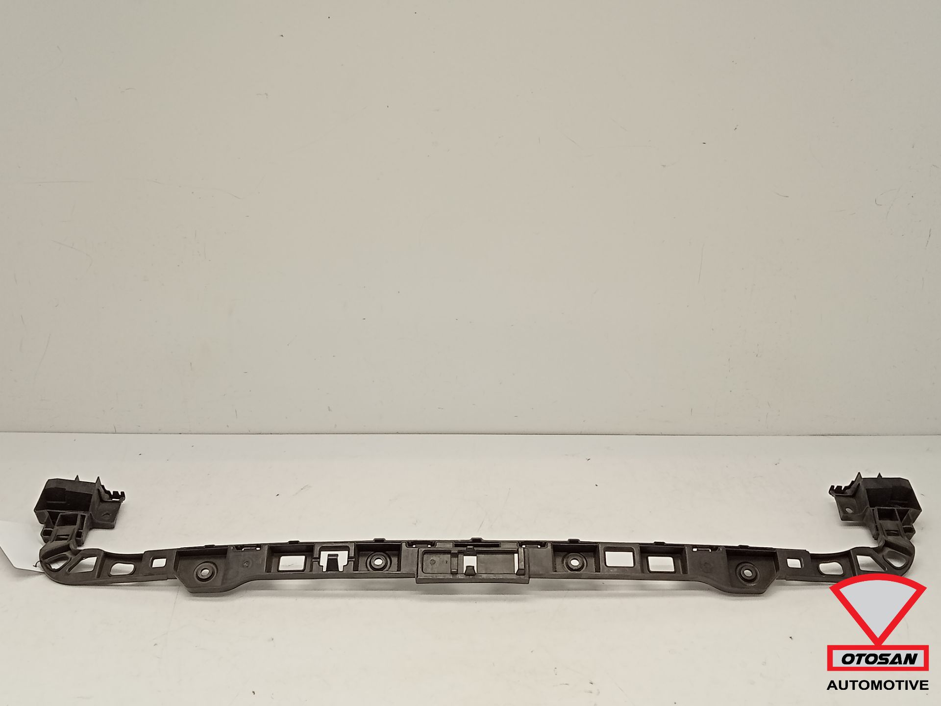 Guide de pare-chocs arrière VW Golf 6 5K6807863