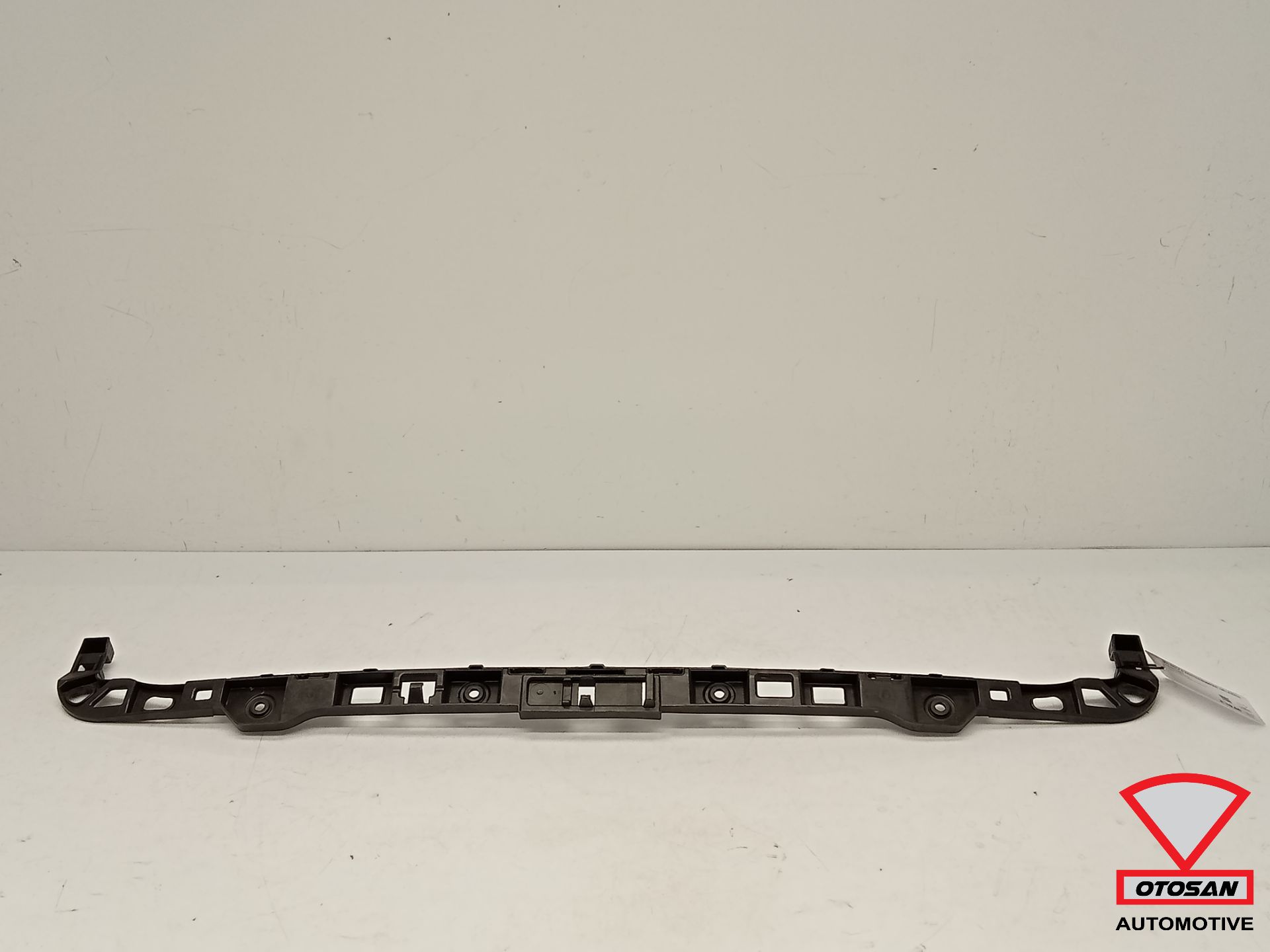 Guide de pare-chocs arrière VW Golf 6 5K6807863