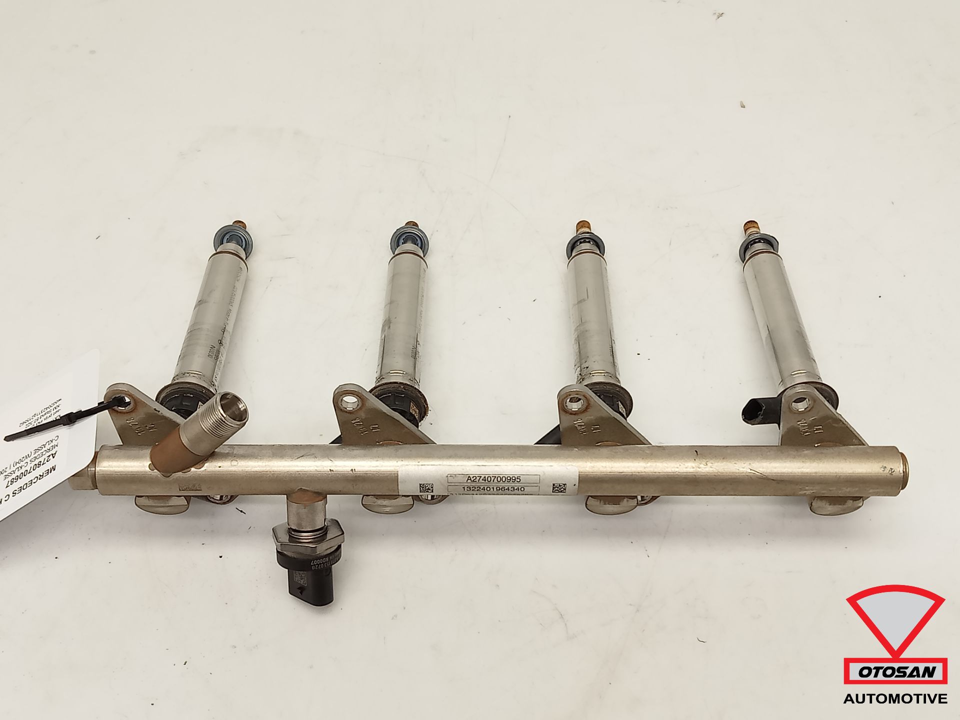 Mercedes C Klasse W204 C180 Injector A2780700687