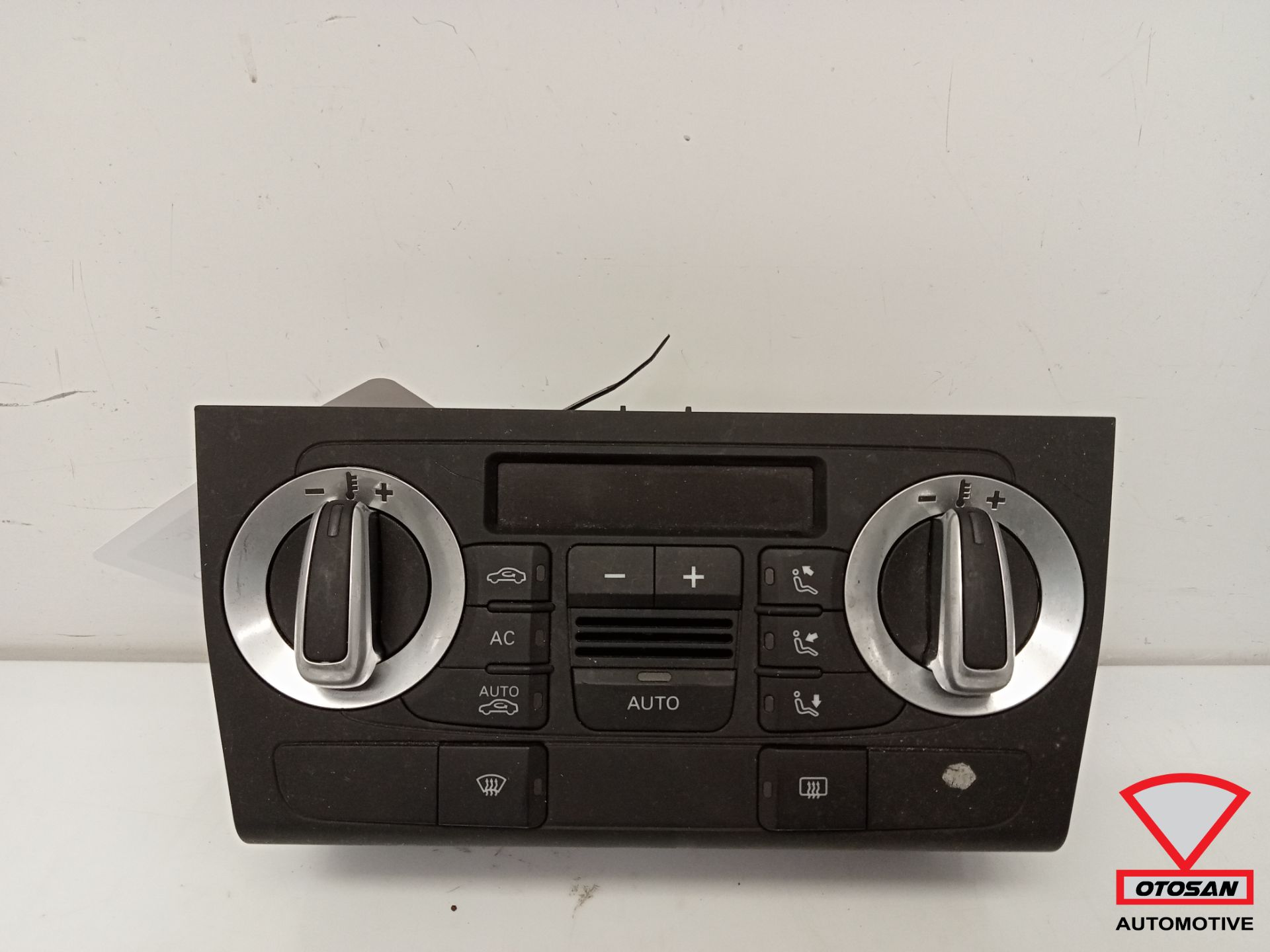 Audi A3 8P Climatronic Panneau de commande 8P0820043BM