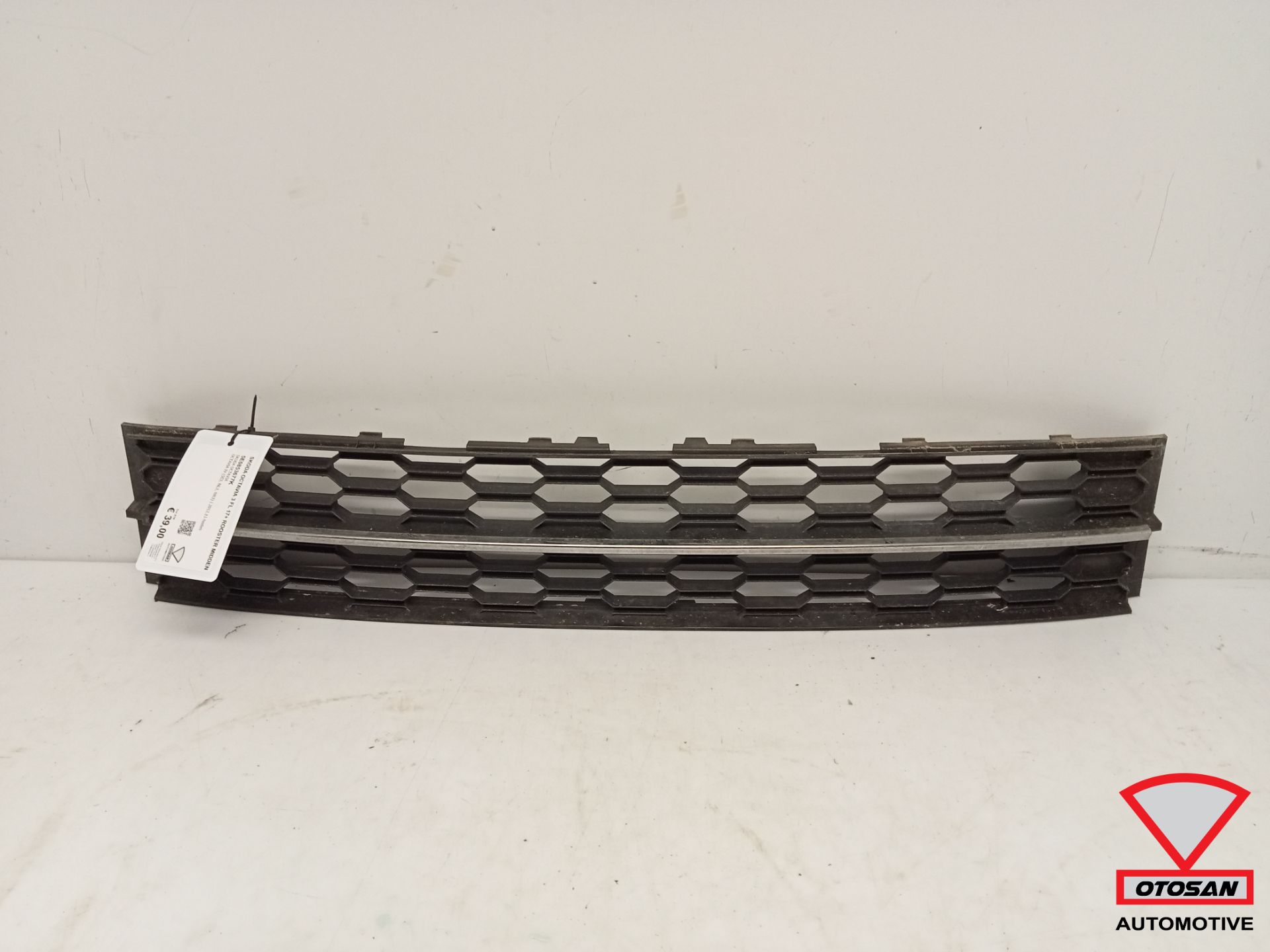 Grille centrale de pare-chocs avant Skoda Octavia 3 FL 17+ 5E0853677K