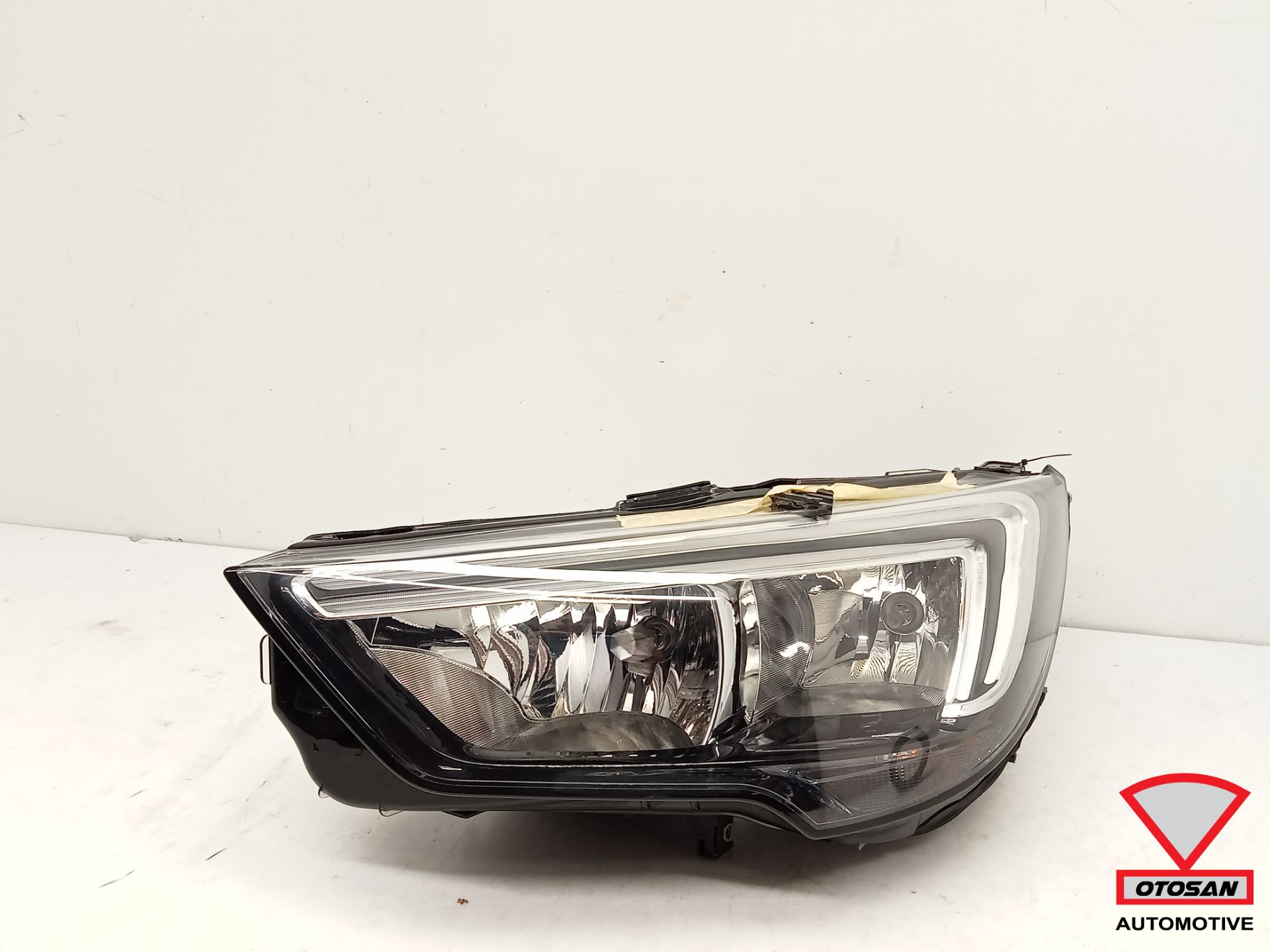 Opel Crossland X Halogen Headlight Left 13467967