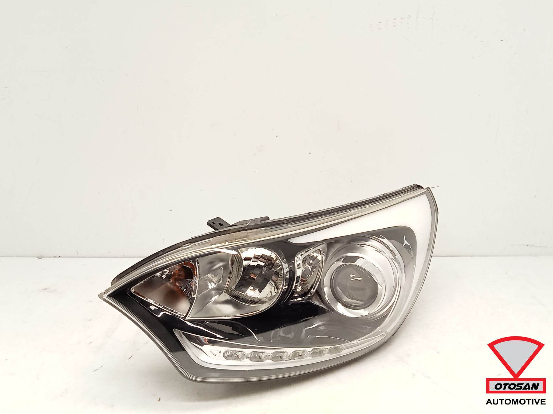 Phare halogène LED gauche Hyundai IX20 92101-1WXXX