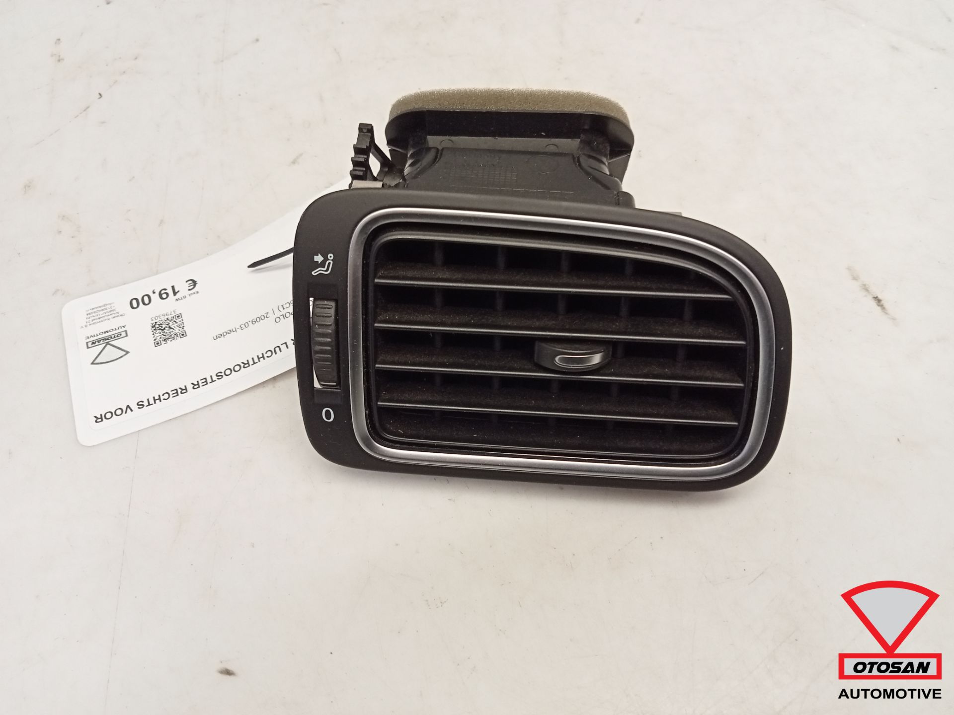 Grille d'aération avant droite pour VW Polo 6R 6R0819704