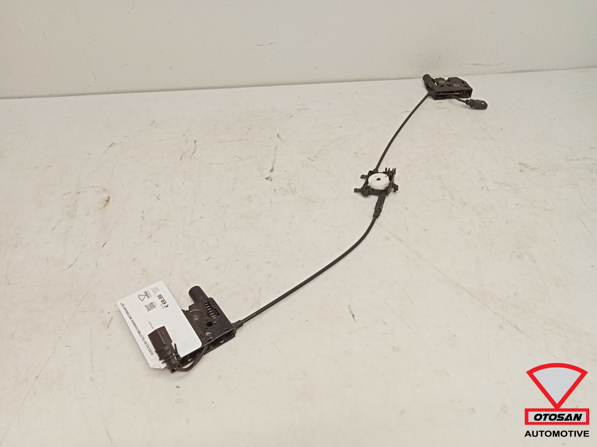 Audi A3 8V Slotmechaniek Motorkap Set 8V0823509