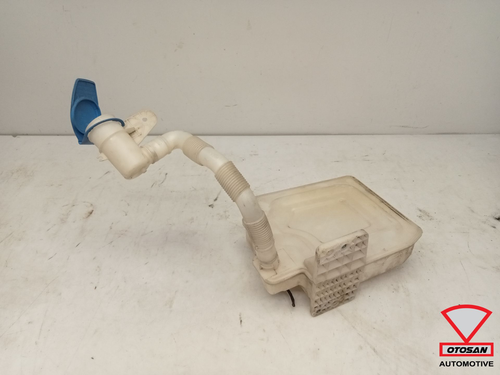 VW Golf 5 6 VAG Windshield Fluid Reservoir 1K055453Q