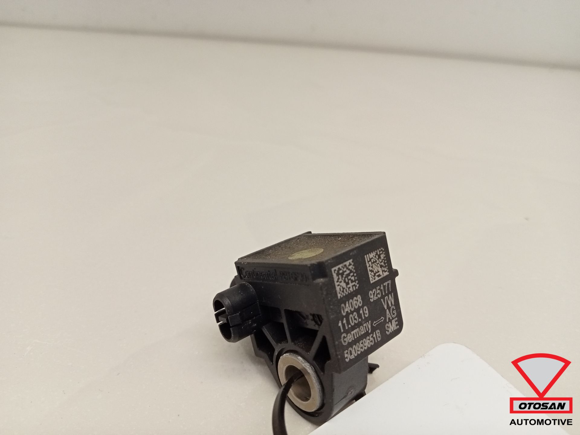 VW Audi Seat Skoda VAG Crashsensor Vorne 5Q0959651B