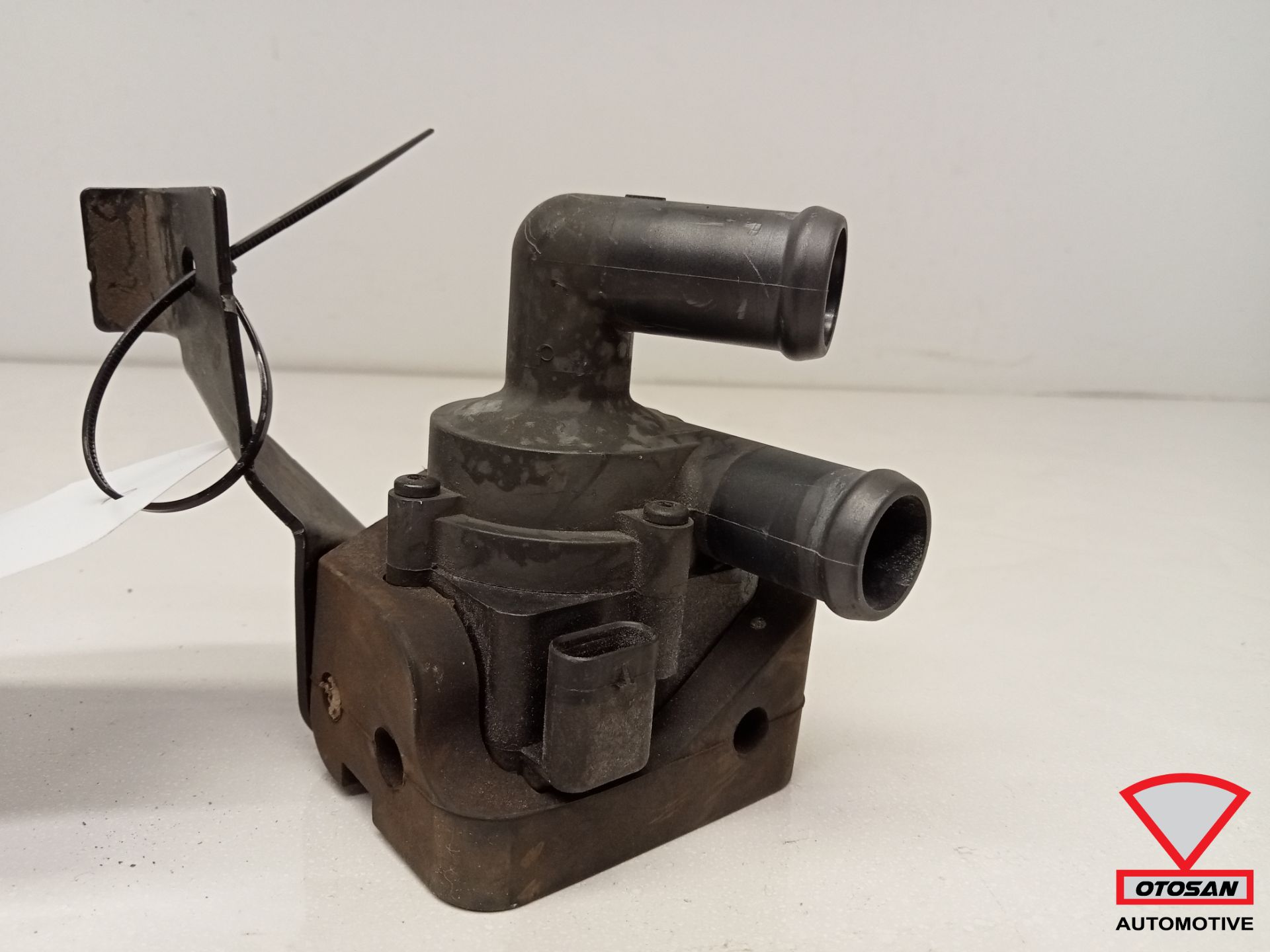 BMW 5 6 7 Serie F10 F13 F01 Extra Waterpomp 64119239313