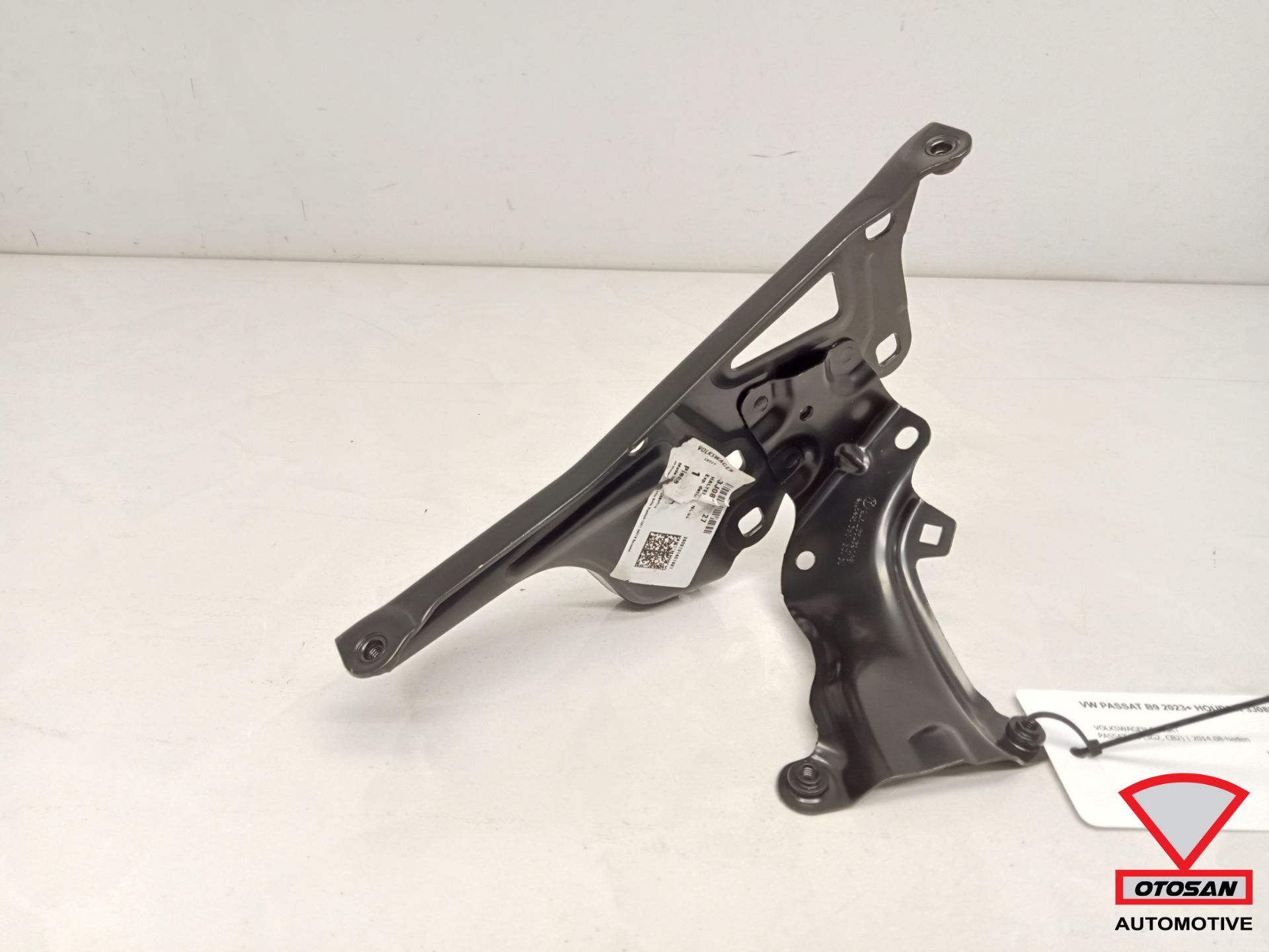 VW Passat B9 2023+ Side panel holder 3J0821227 LEFT FRONT