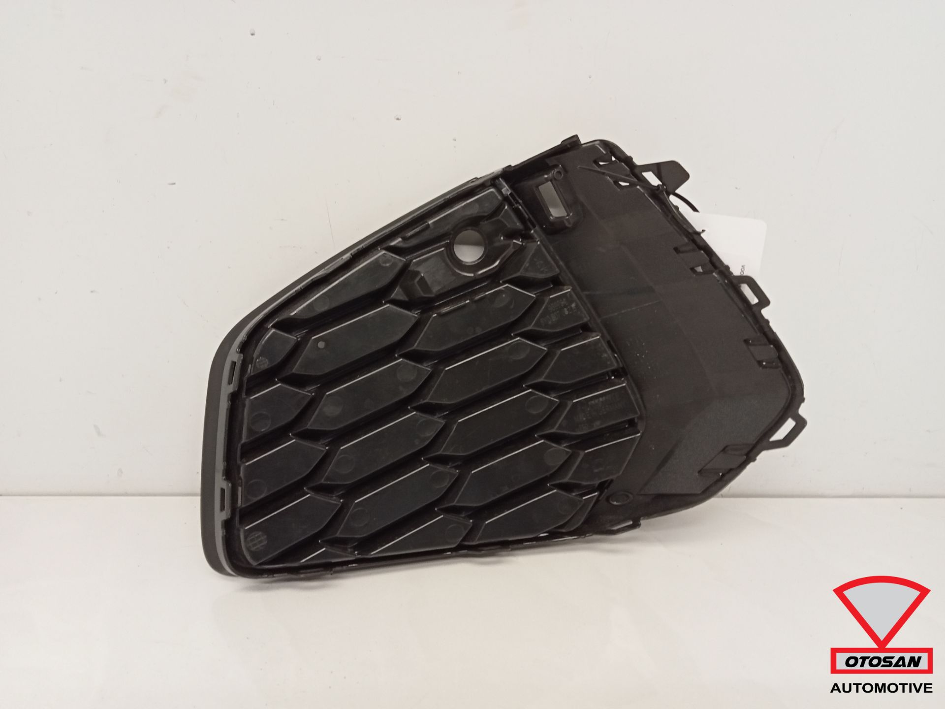 Voor bumper Rooster AUDI A3 8Y S-LINE RECHTS 8Y0807682B INLEG