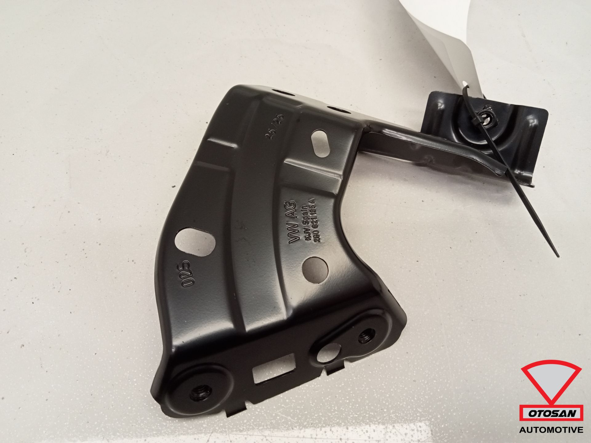 Support de panneau latéral gauche neuf d'origine pour VW Polo 2G (référence 2G0821135A).
