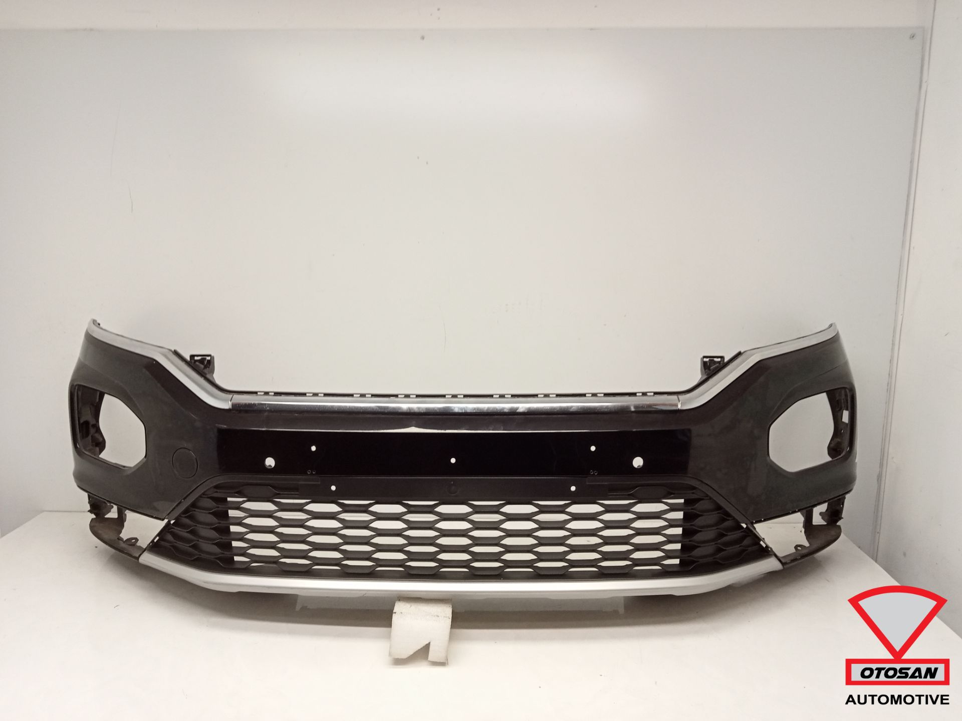 VW T-Roc Front Bumper 4x PDC Original!
