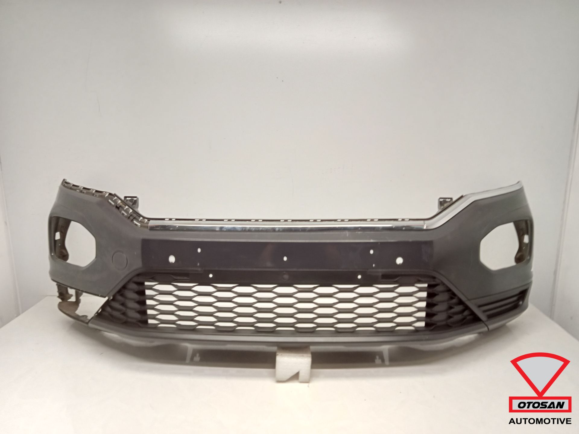 VW T-Roc Front Bumper 4x PDC Original!