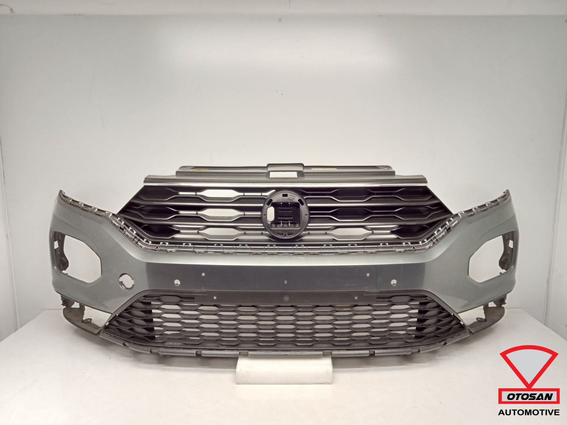 VW T-Roc 2017-2021 Front Bumper 4x PDC Original!