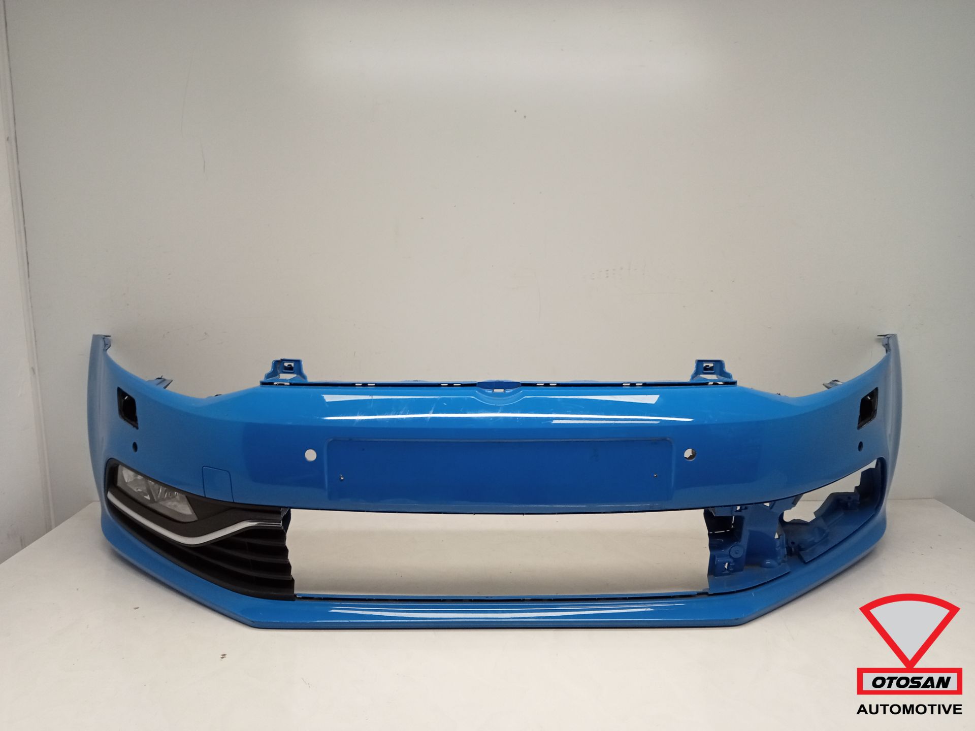 VW Polo 6C 2009+ Front bumper 4x PDC