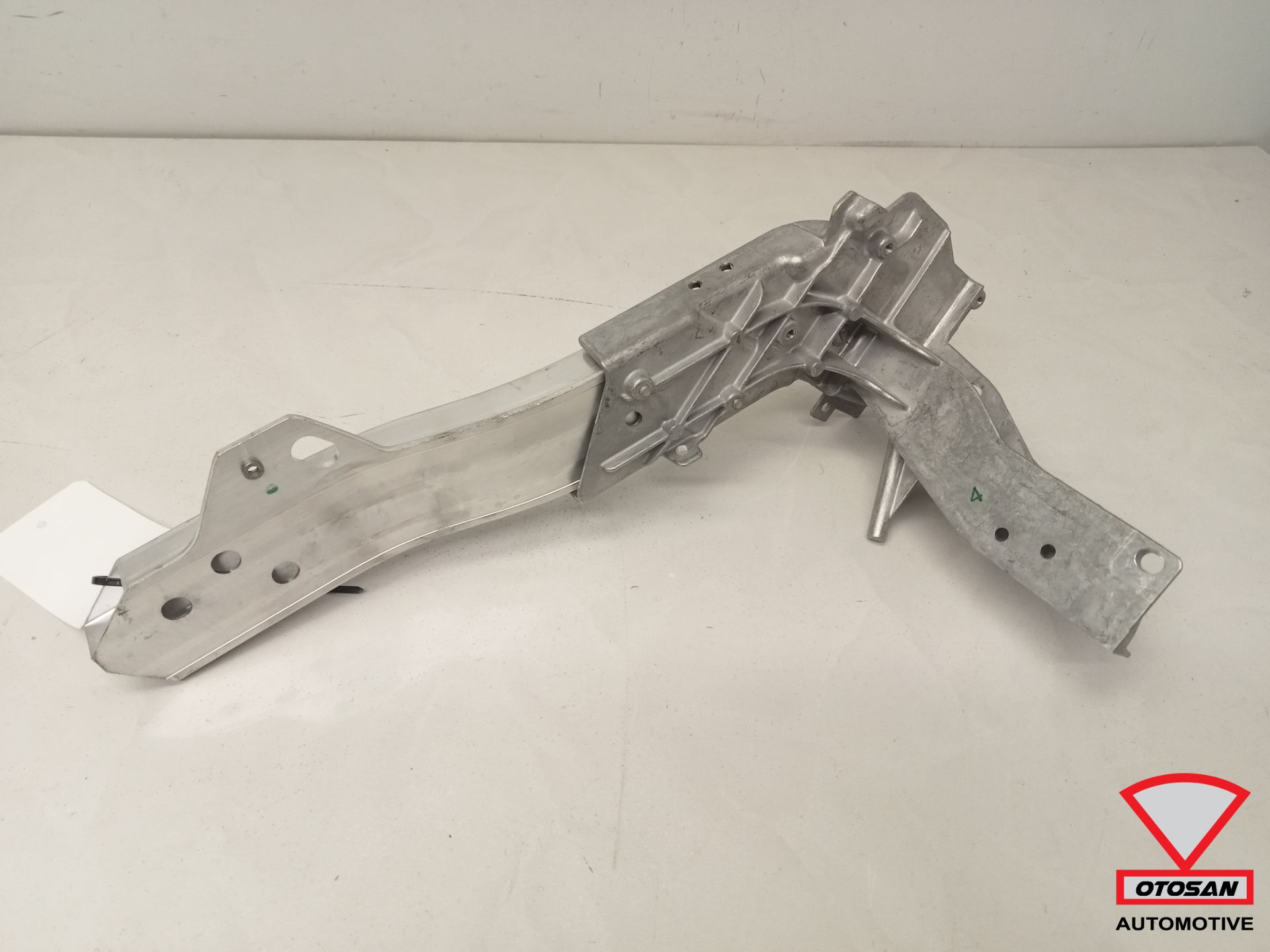 Mercedes GLC W253 X253 Steun radiateur voorfront A2536210700 Rechts