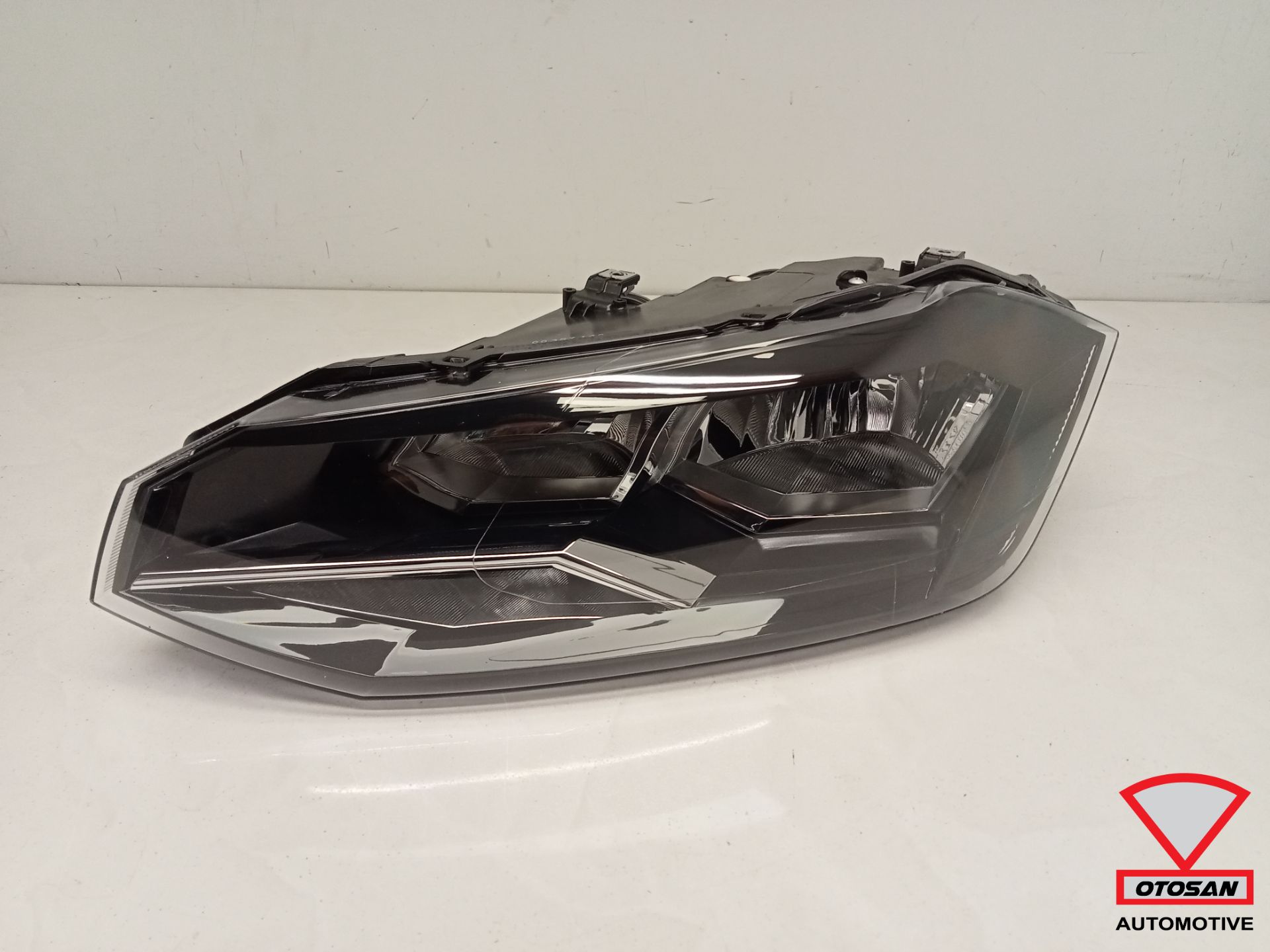 VW Polo 2G Headlight Left Front 17+