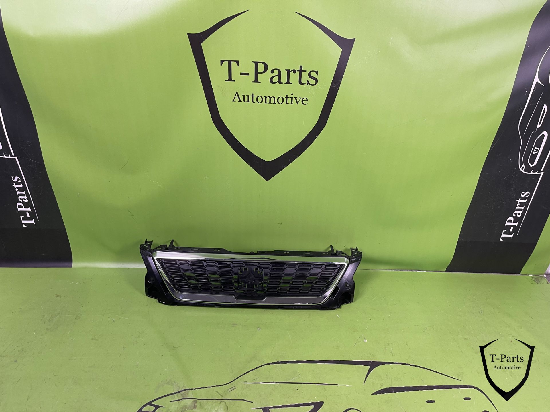 Seat ibiza 6F grille NIEUW 17+ voorbumper bumper gril chrome