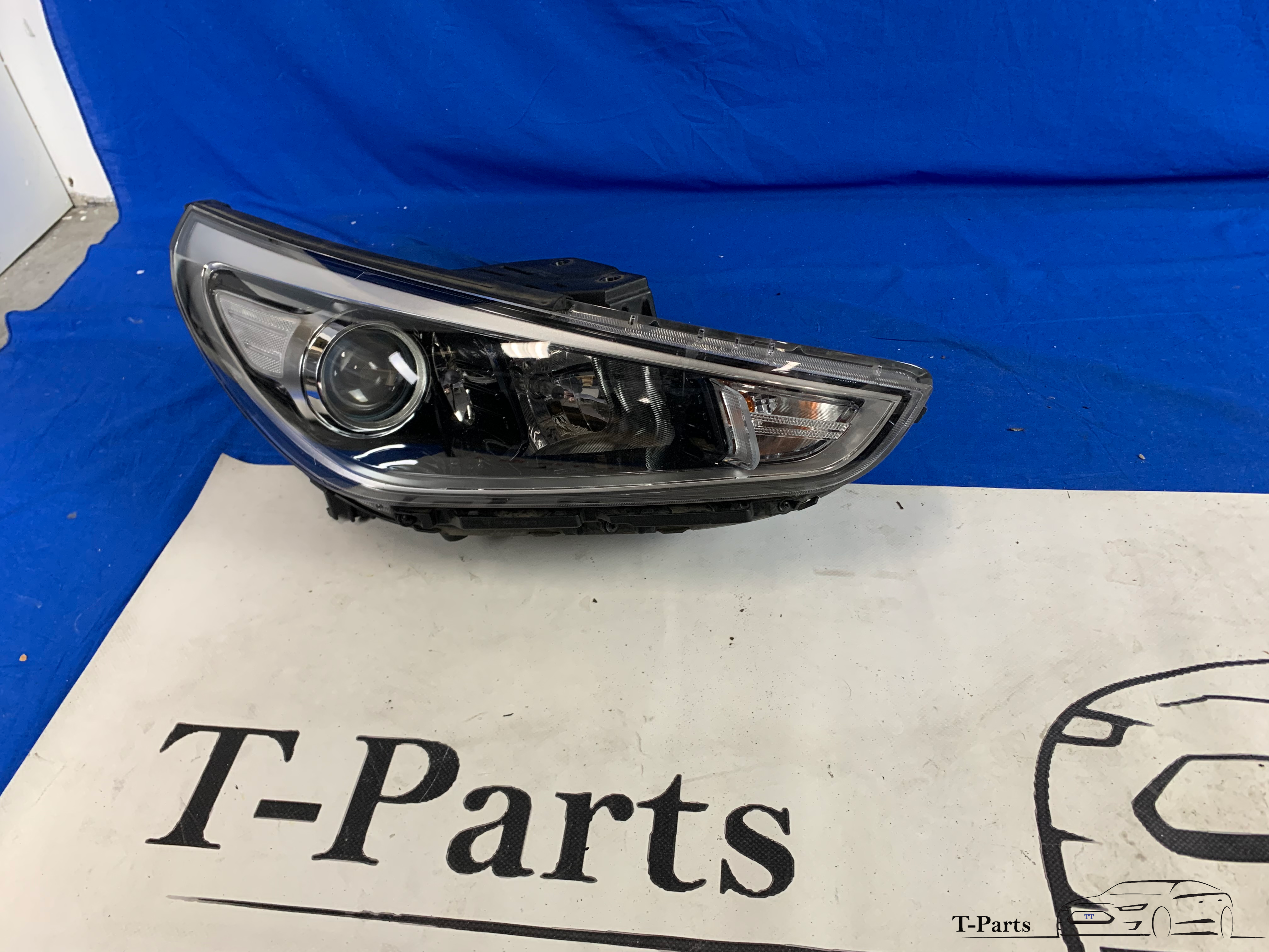 Hyundai i30 koplamp rechts lamp LED 92102G4020