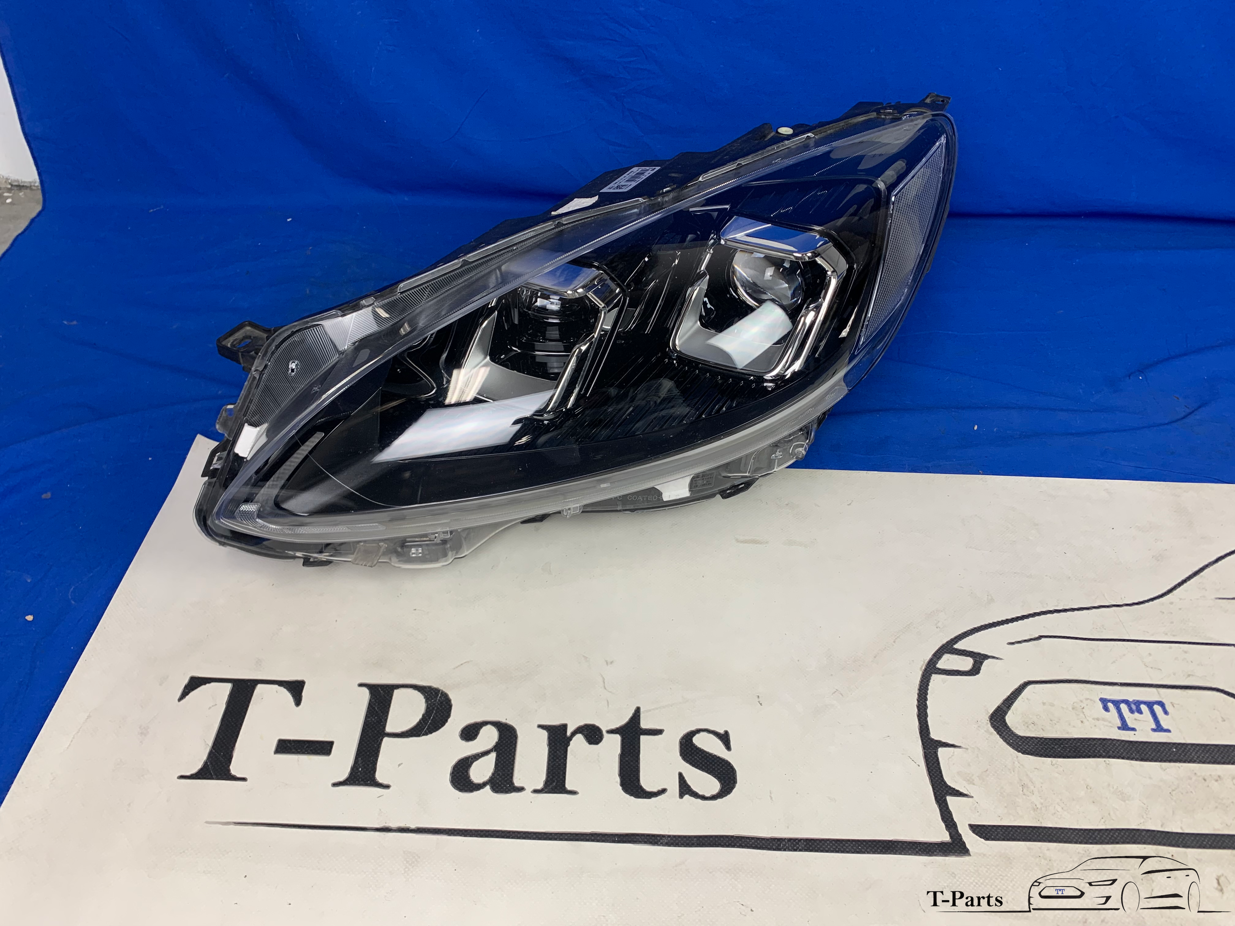 Ford Kuga mk3 koplamp links LED lamp 2019+
