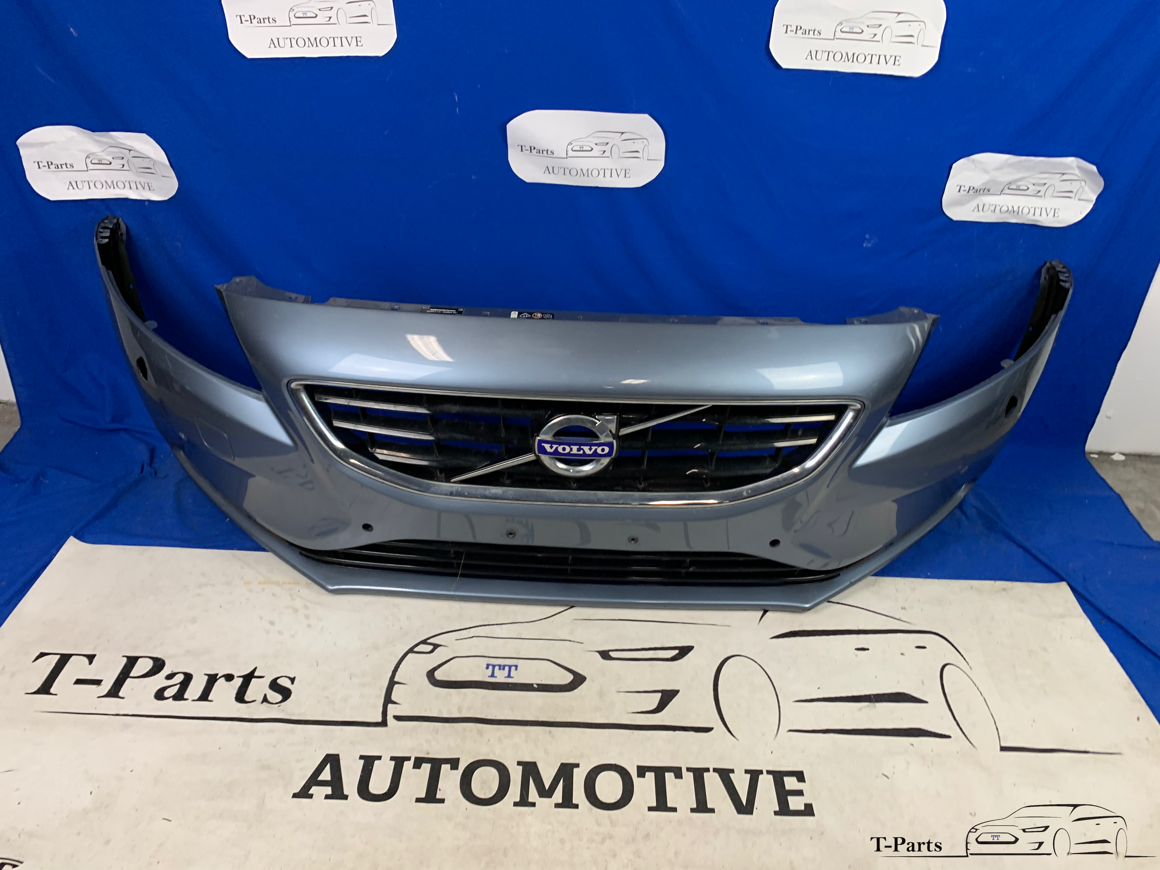 Volvo V40 Frontstoßstange PDC Kühlergrill Stoßstangengrill Kühlergrill