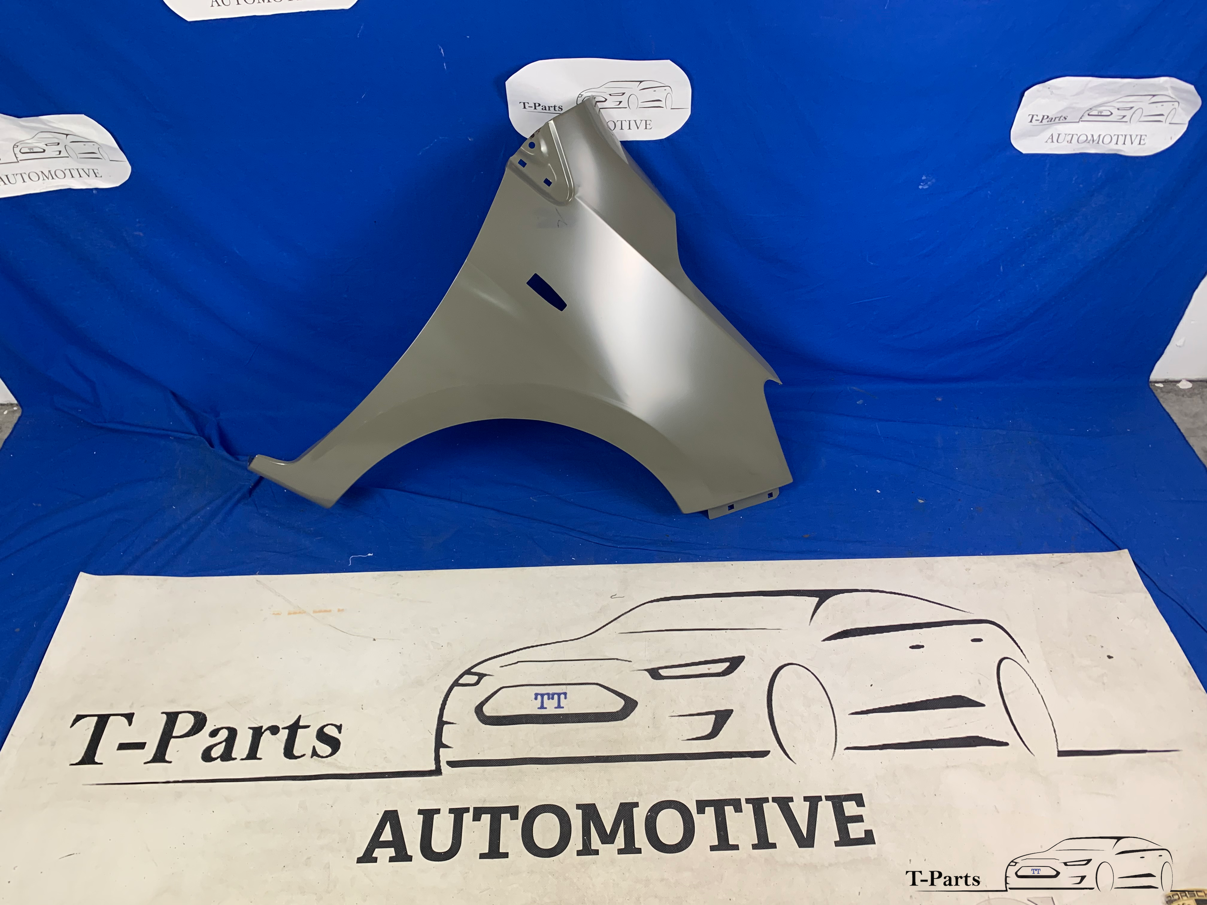 Mitsubishi space star rechts voorscherm spatbord zijscherm 20+