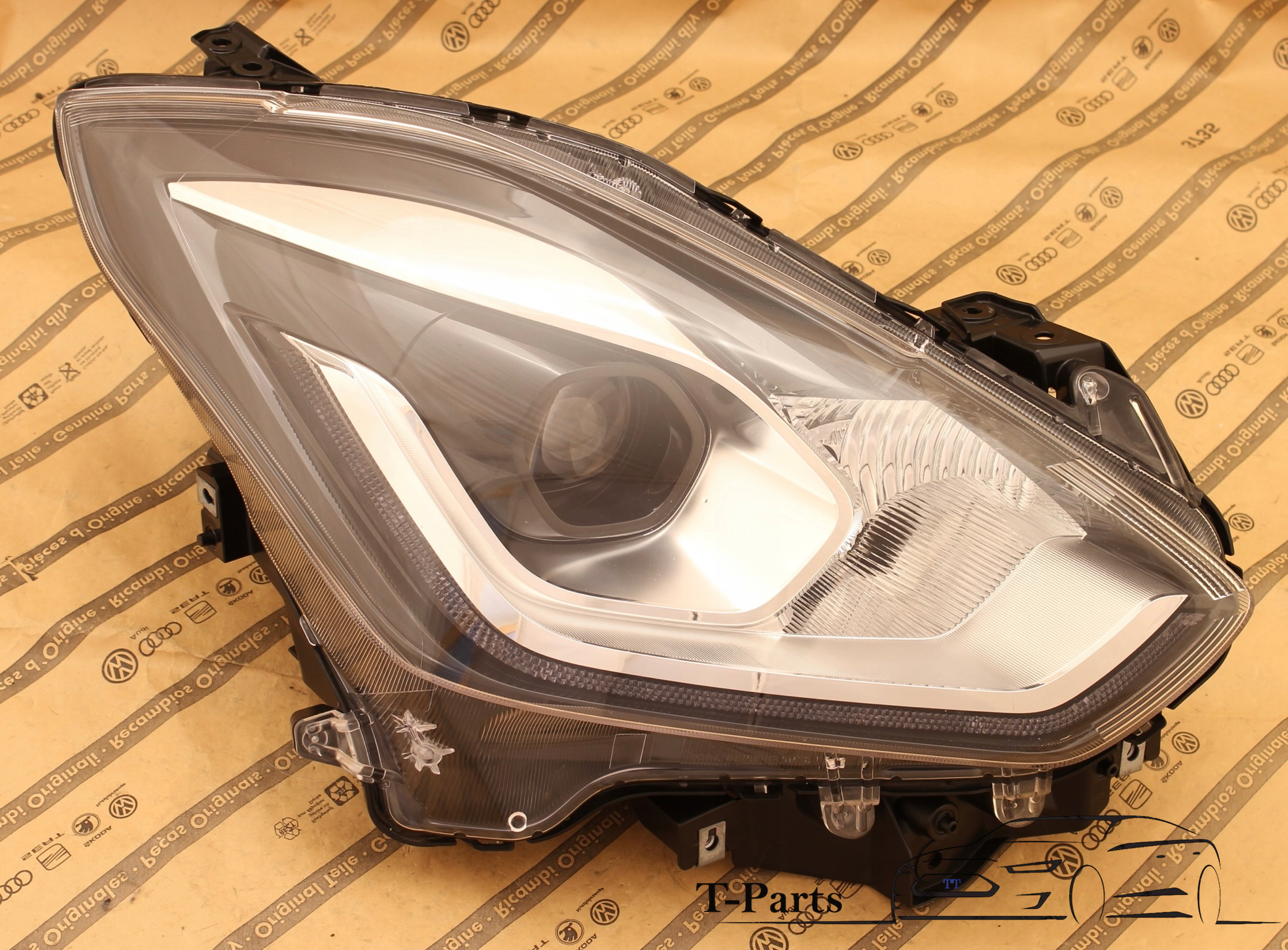 Suzuki Swift Scheinwerfer 17+ Lampe rechts LED 3512052RE1