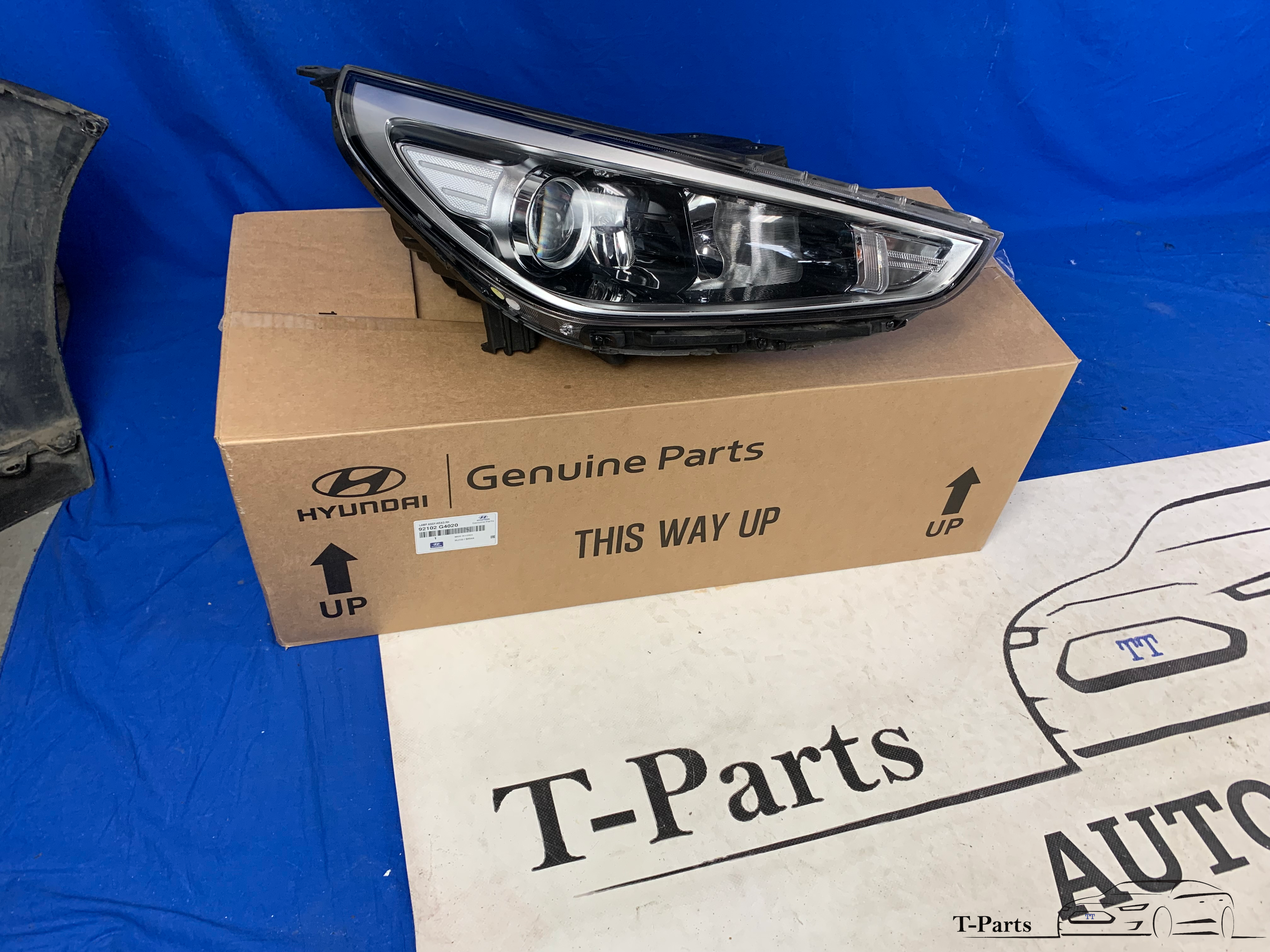 Hyundai i30 koplamp rechts lamp 92102G4020