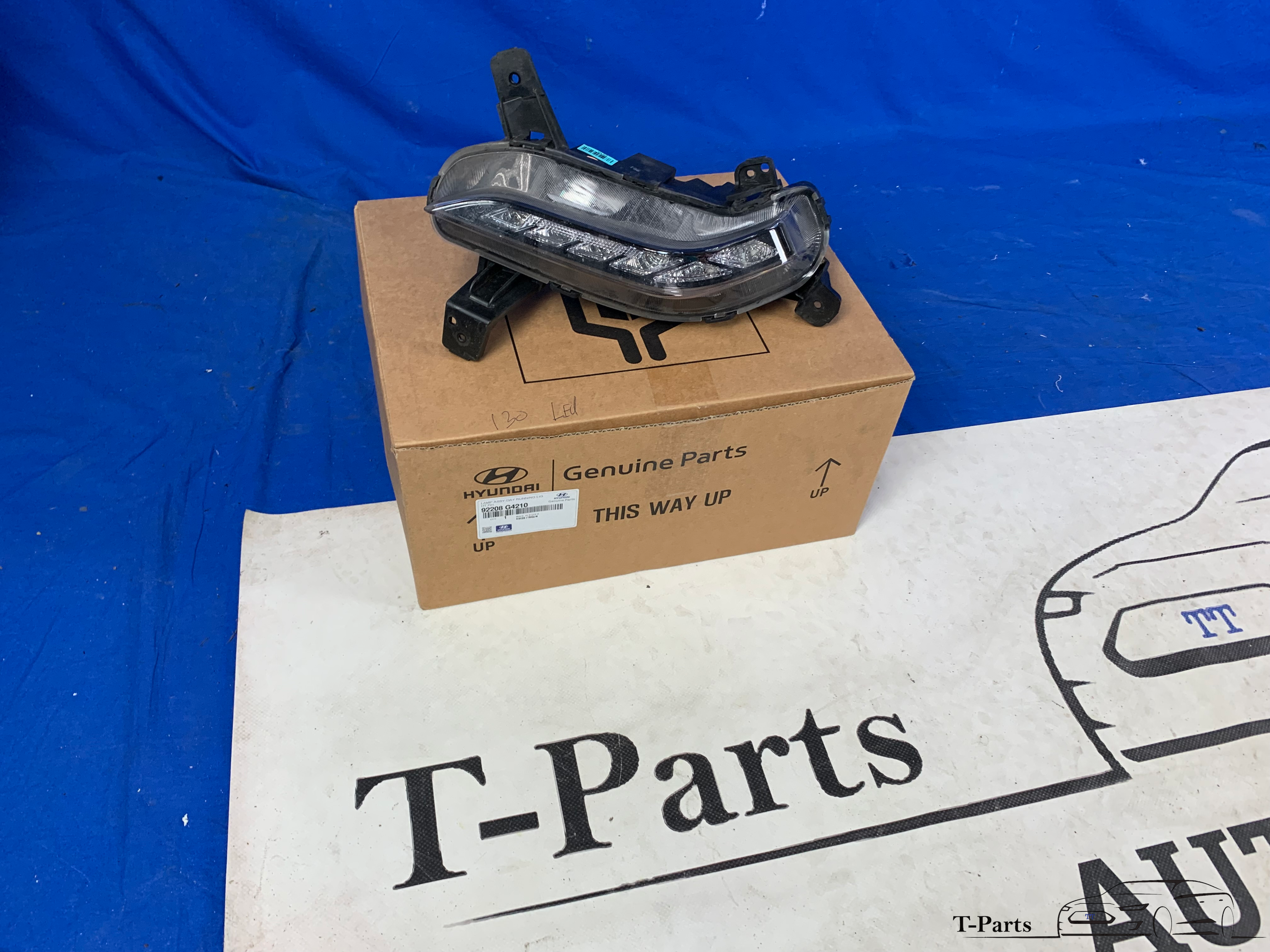Hyundai i30 dagrijverlichting rechts LED voorbumper 92208G4210