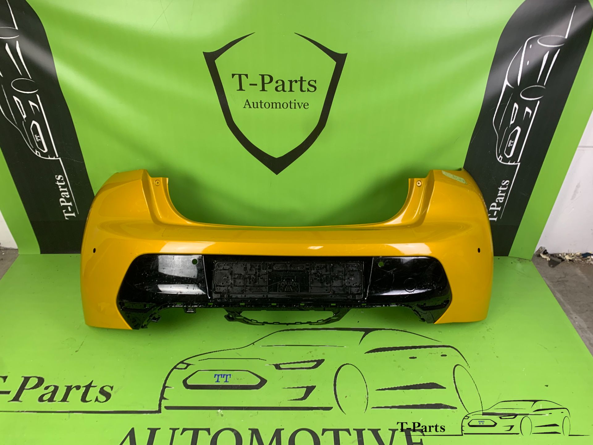 peugeot 208 achterbumper bumper 4X pdc