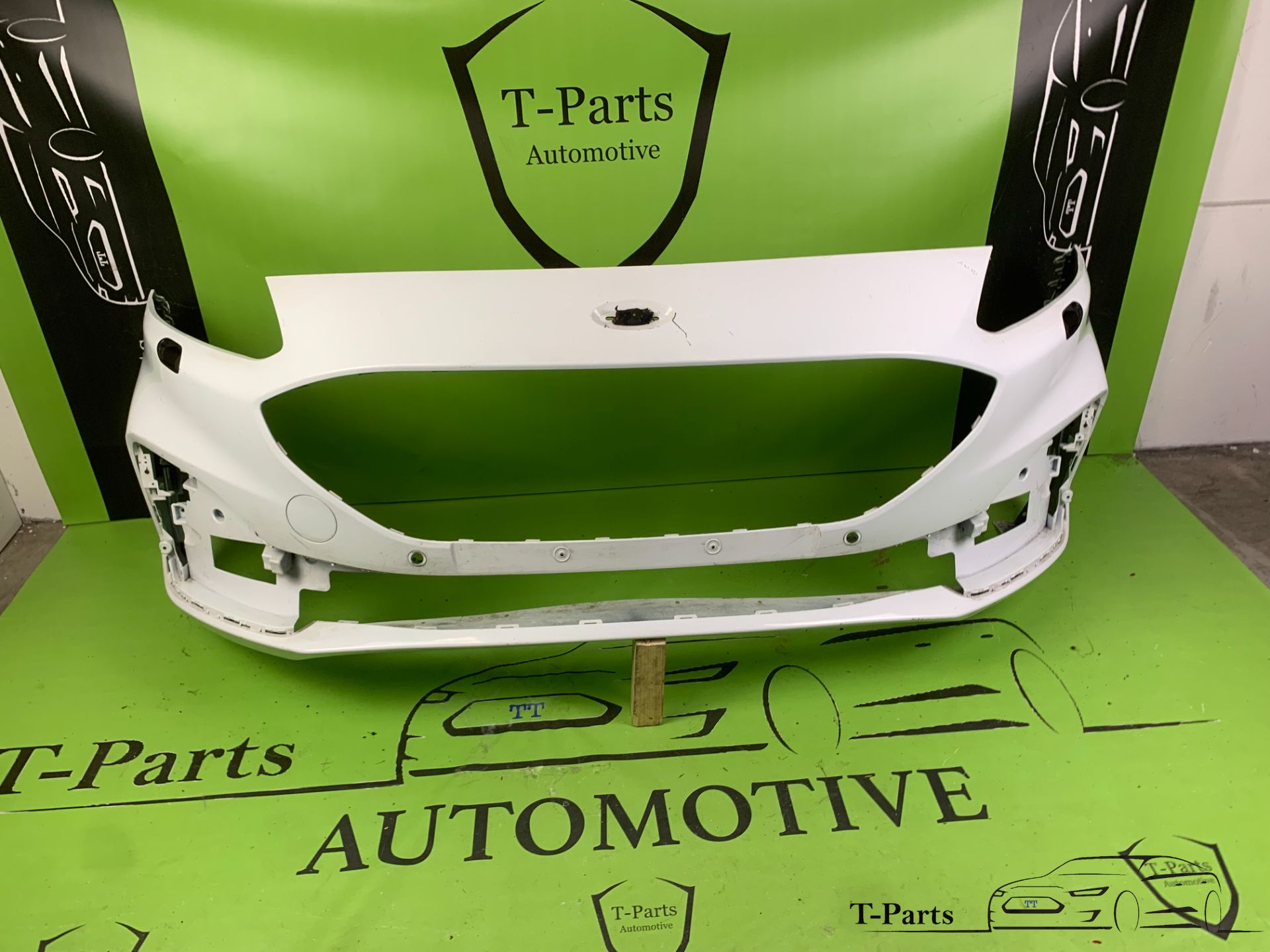 ford kuga ST line voorbumper bumper 6x pdc