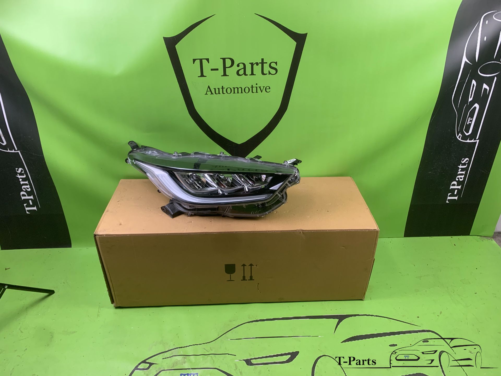 toyota yaris koplamp rechts 81110K0080 mazda 2
