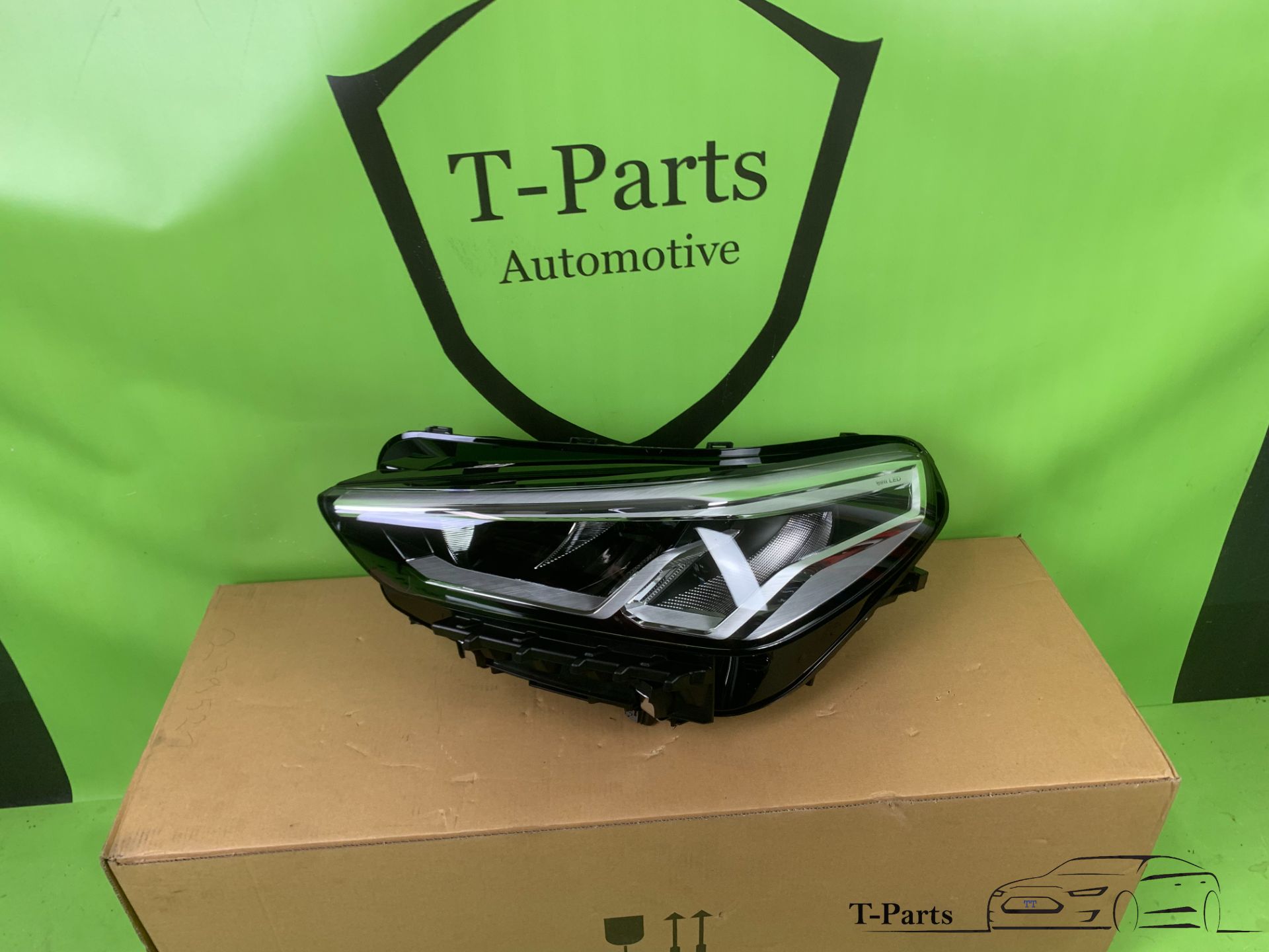 bmw X1 u11 koplamp links 5A9A221 NIEUW