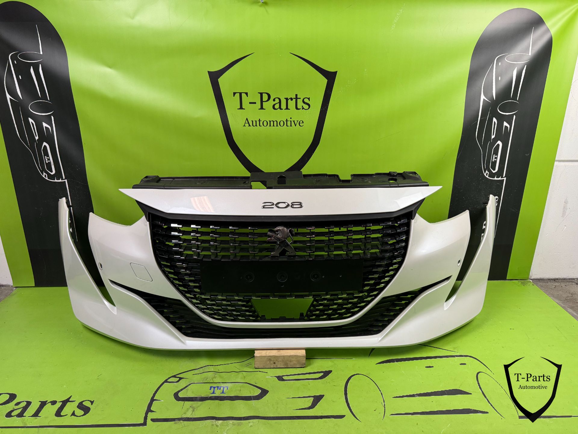 peugeot 208 voorbumper 4x pdc bumper 19+