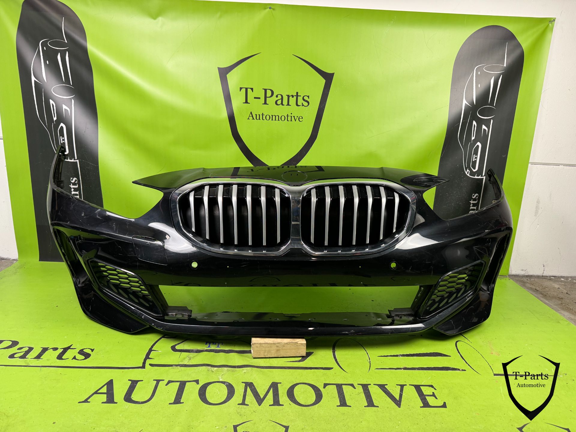 bmw 1 serie f40 M pakket voorbumper bumper grille rooster