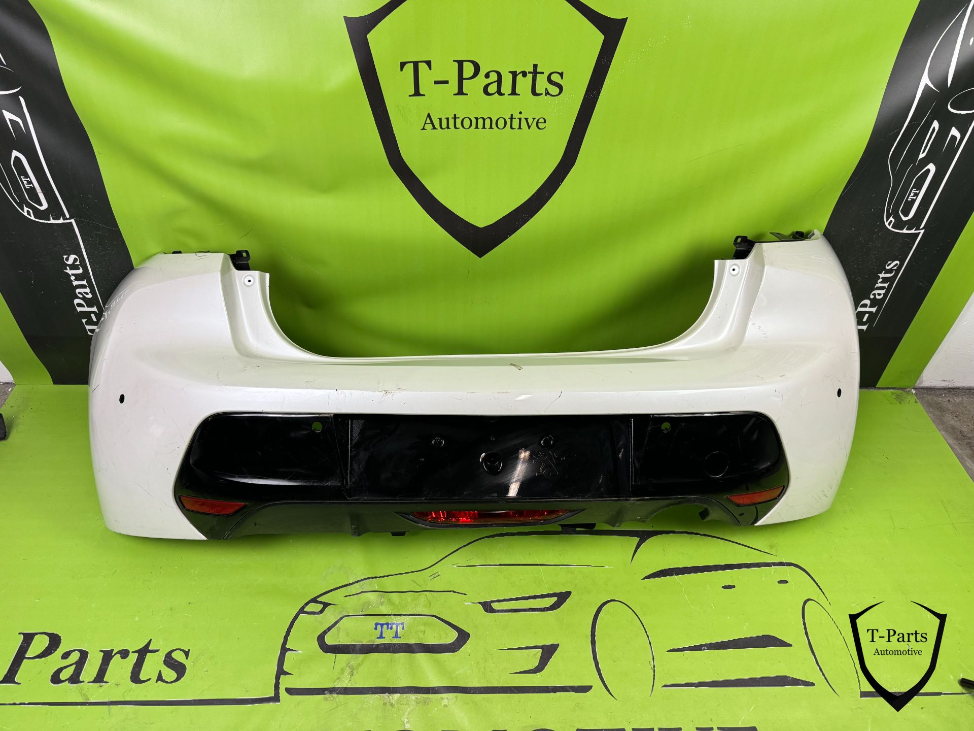 peugeot 208 achterbumper 4x PDC bumper 2019+